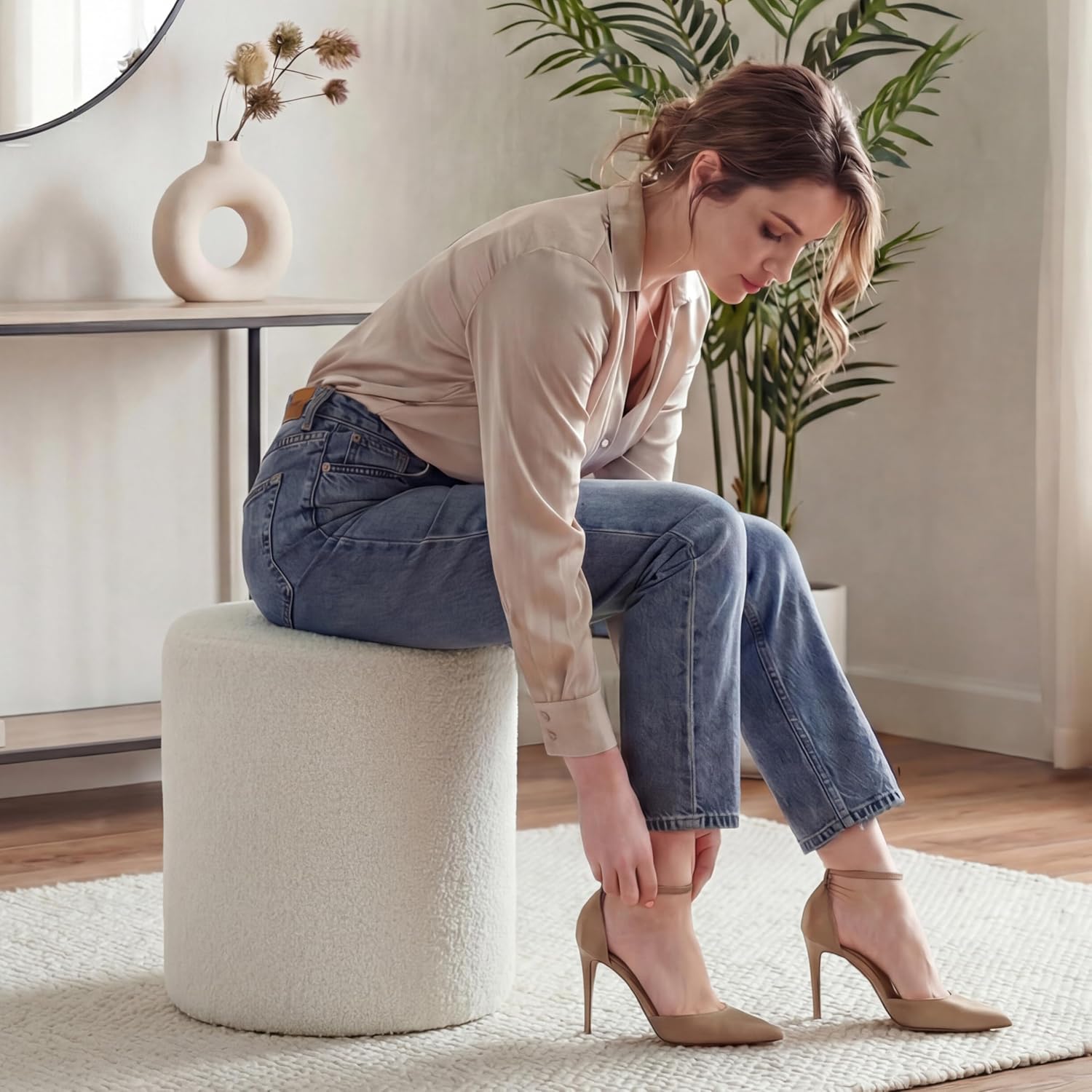 Modern Round Vanity Stool, Small Ottoman, Cute Fabric Foot Stool, Teddy Fleece Footrest, Upholstered Vanity Chair, Stool for Makeup, Bedroom, Living Room (1PCS, Round-White)