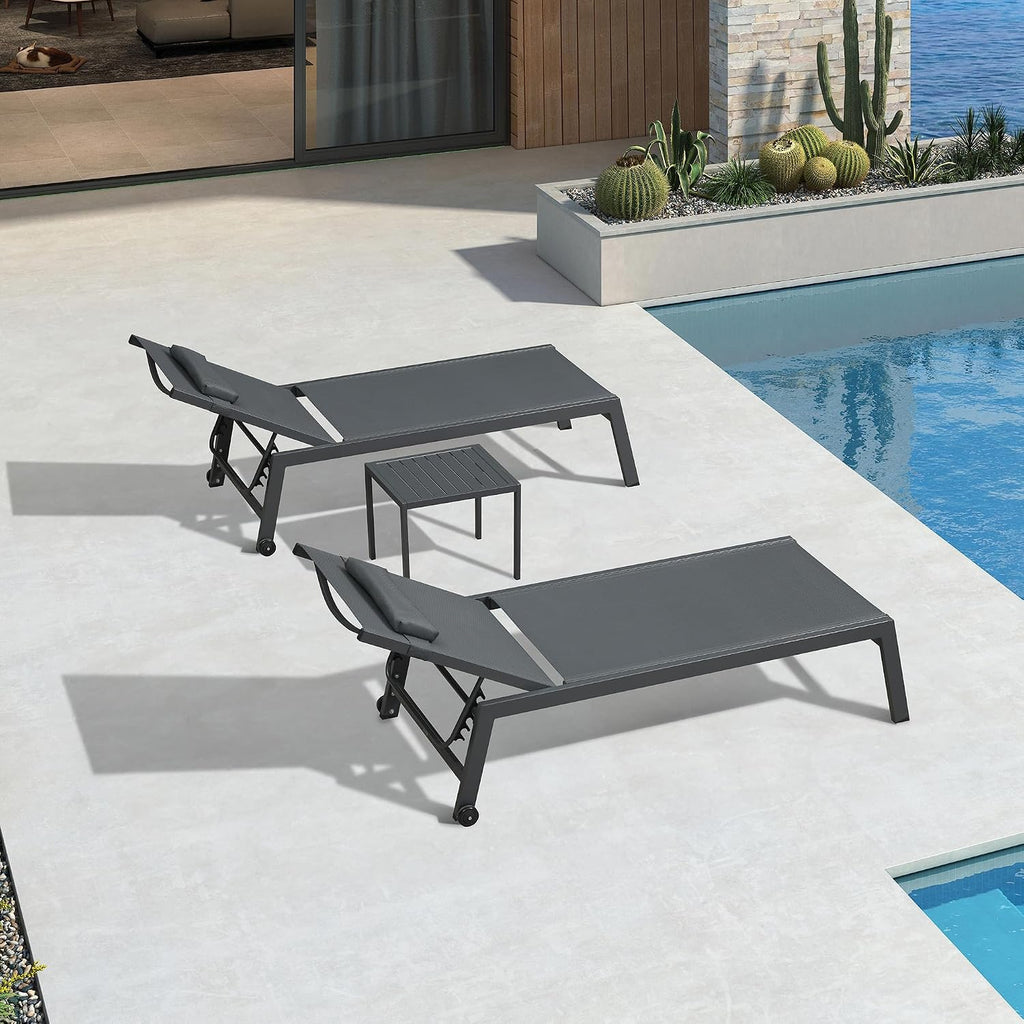 PURPLE LEAF Outdoor Oversized Lounge Chair Set of 3 Pool Lounger Patio Chaise Aluminum Frame with Side Table and Wheels for Outside Sunbathing Tanning Recliner Including Pillows Gray