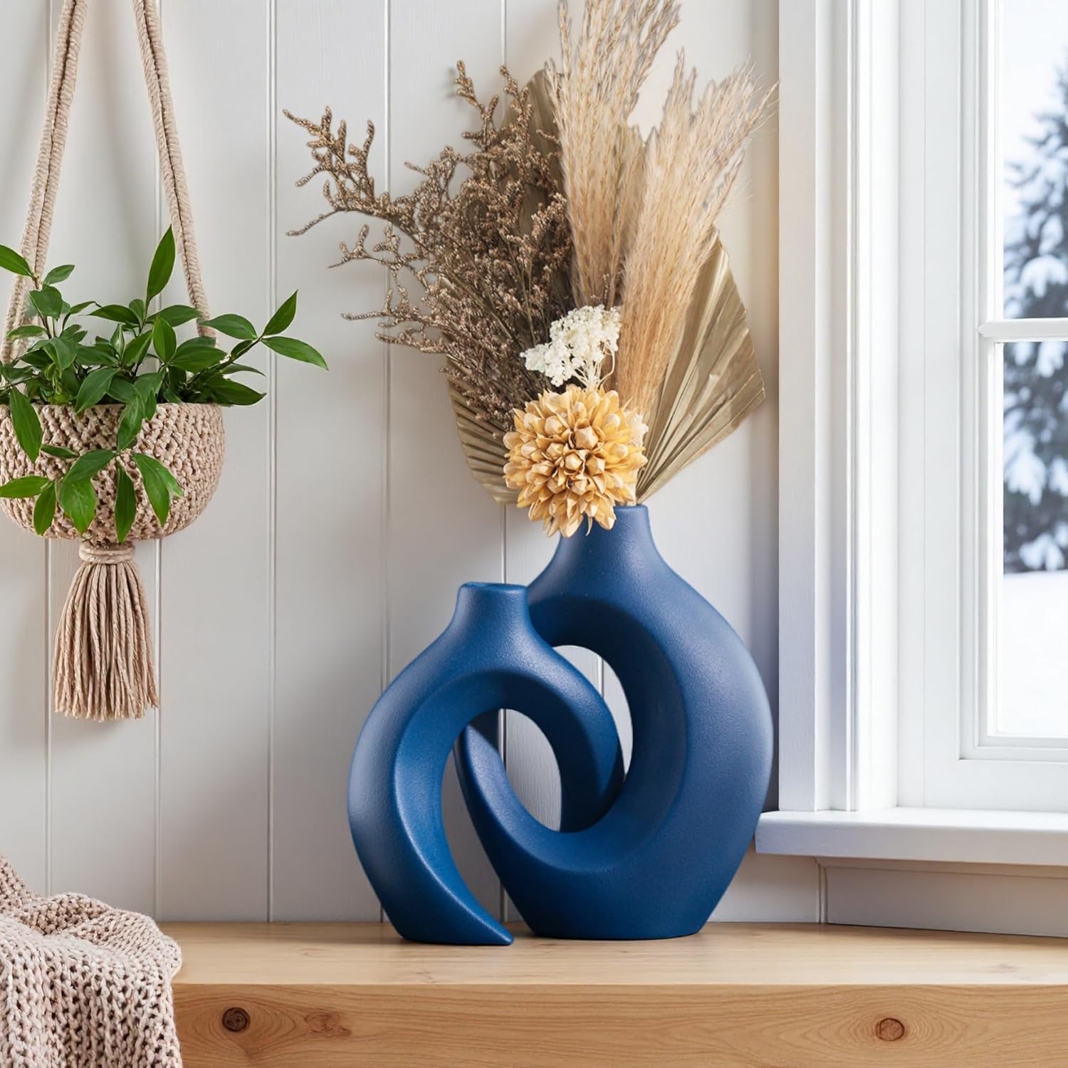 Liotww Snuggle Hollow Ceramic Vase Set of 2, 8.4 Inch Hug Donut Modern Nordic Boho Style Vases for Home Decor Anthropologie Aesthetic Living Room Shelf Coffee Table Decorative (Navy Blue)