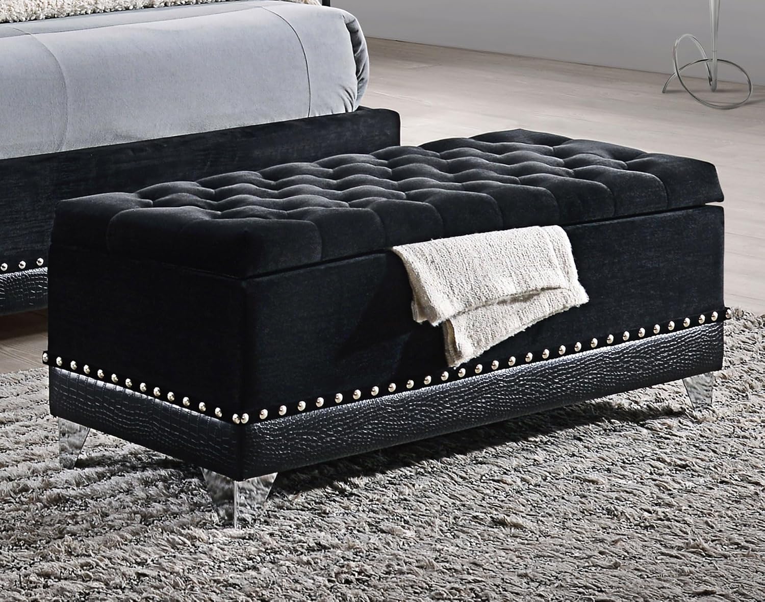 Coaster Home Furnishings - Barzini - Velvet Storage Bench with Button Tufting, Nailhead Trim and Chrome Steel Legs - Bedroom - 44-Inch - Black - 300644