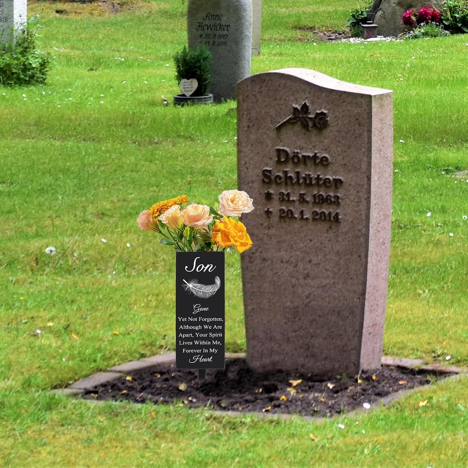 Son Cemetery Vases for Grave, Metal Cemetery Grave Flower Vase with Stake, Son Grave Cemetery Decorations, Metal Memorial Grave Markers, Graveside Decor Sign for Grave Outdoor Yard