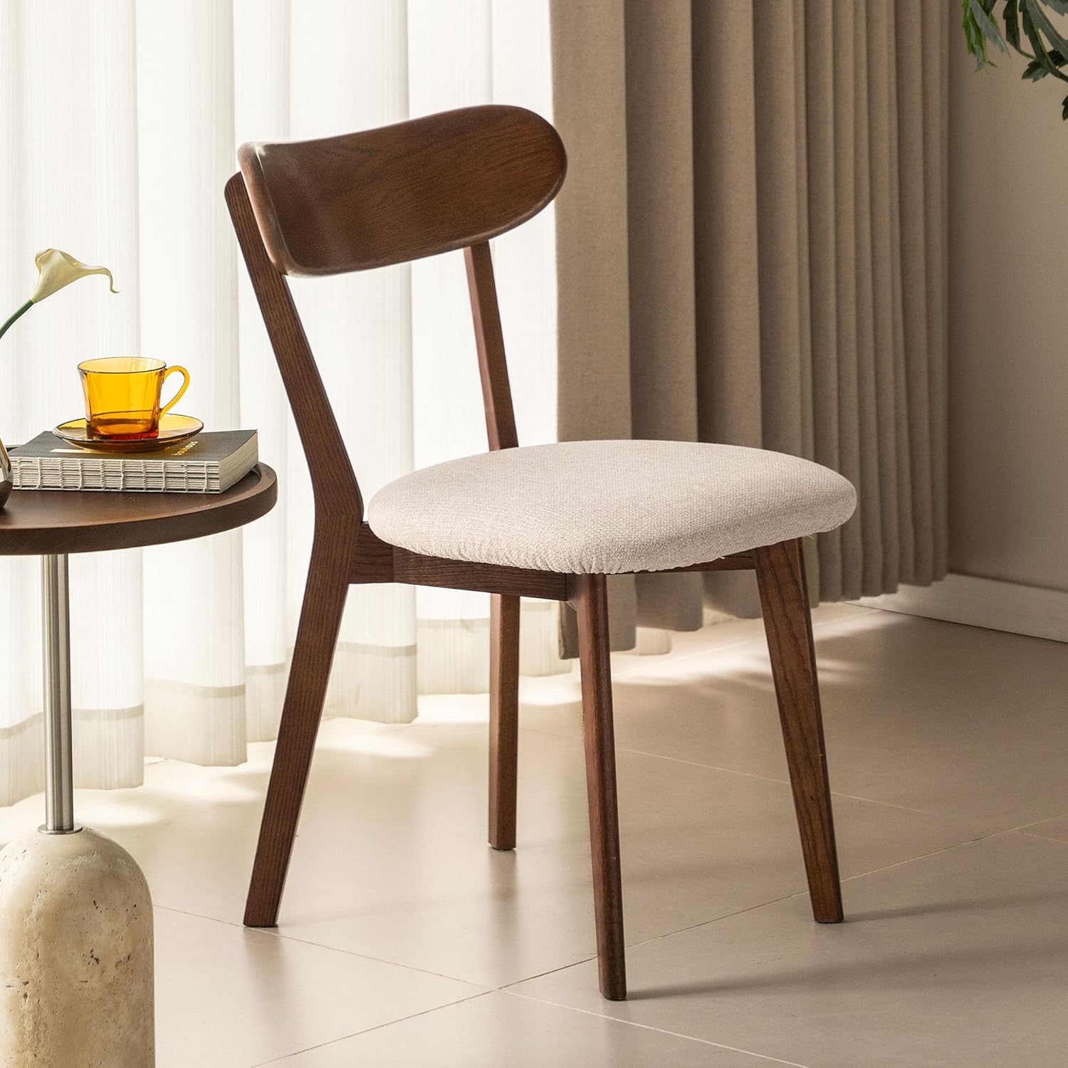 100% Solid Oak Dining Chairs, Mid Century Modern Dining Chair with Curved Backrest, Fabric Upholstered Dining Chairs for Kitchen, Study, Living Room (4, Walnut Wood-Beige Cushion)