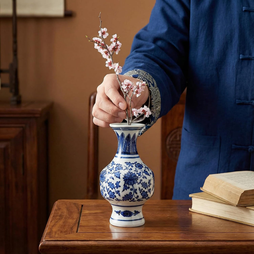 Goaste 3 Pack Small Blue and White Porcelain Vases, 5.5 Inch Tall Mini Vintage Vases, Classic Decorative Bud Vase, Chinoiserie Ceramic Vase for Home Decor, Office, Party Decoration and Events
