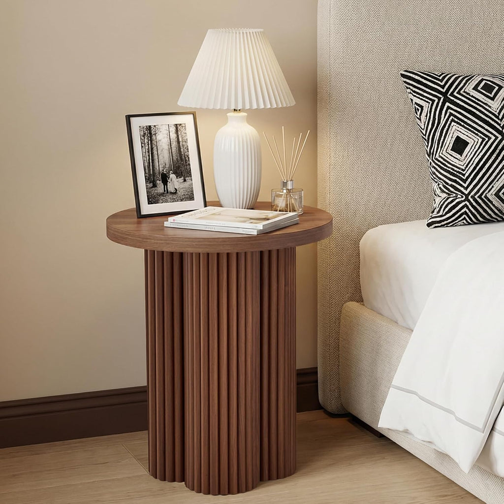 Round Fluted End Table, 17.7'' Mid Century Modern Side Table, Circle Bedside Tables Drink Table Wood Nightstand for Small Spaces, Living Room (Walnut-1PCS)