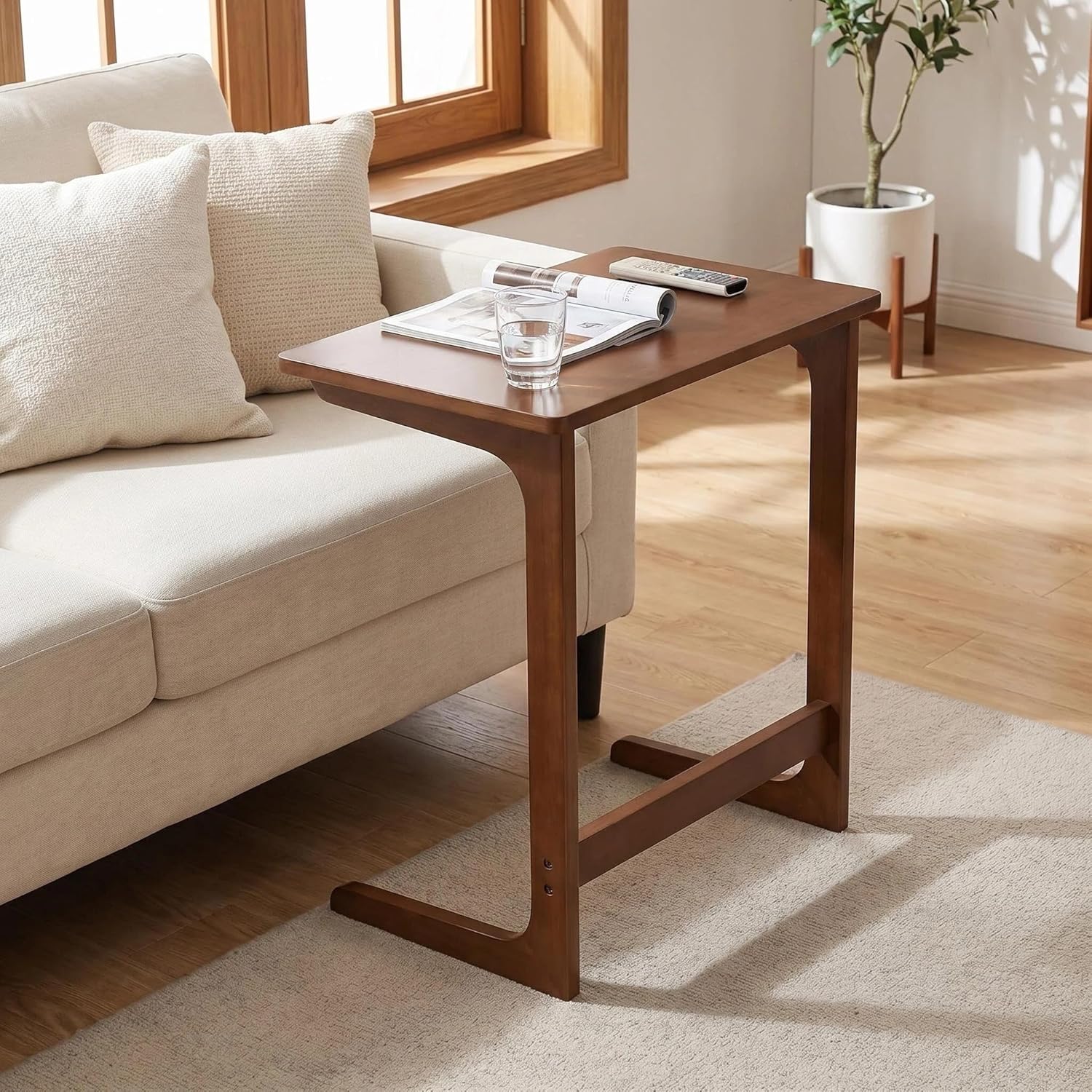 C-Shaped Side Table for Couch, Solid Wood End Table, Wooden C Table for Sofa, Couch Side Table for Laptop, Small End Table for Living Room, Bedroom, Walnut, 23.6 x 15.7 x 27.6 in