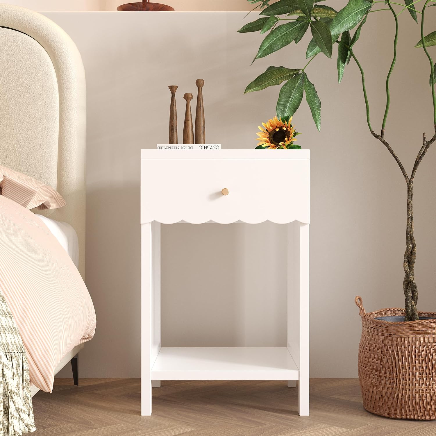 Kids Night Stand, Modern Nightstand with Drawer and Open Shelf, Scalloped Edge Small End Side Table for Living Room, Cute Minimalist Bedside Table for Kids Room or Girls' Room, White