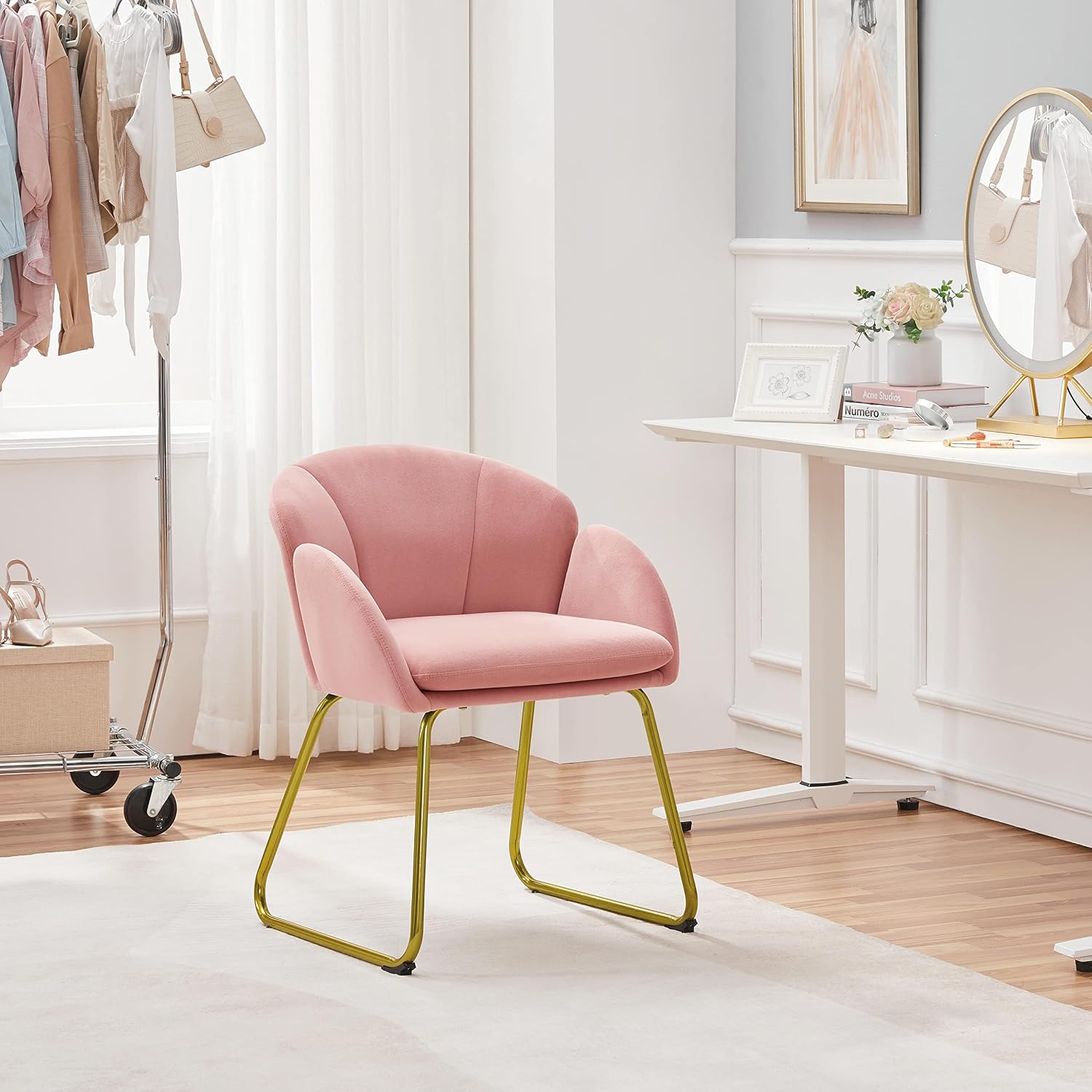 Yaheetech Flower Shape Vanity Chair with Petal Armrests, Pink | Velvet Makeup Chair no Wheels with Golden Metal Legs, Modern Side Armchair with Back for Living Room/Bedroom/Home Office