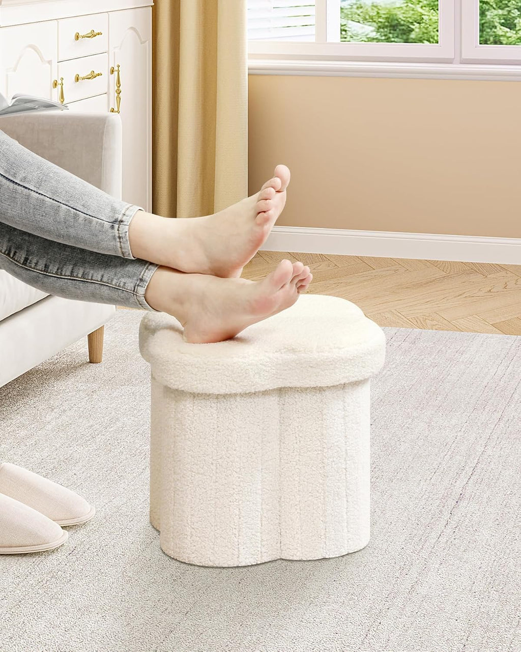 B FSOBEIIALEO Storage Ottoman Cube, Flowers Shaped Ottomans with Storage Foot Stool Footrest for Lving Room, Boucle Ottoman Seat for Dorm Room,Faux Teddy Fur,White 12.6"x12.6"x12.6"