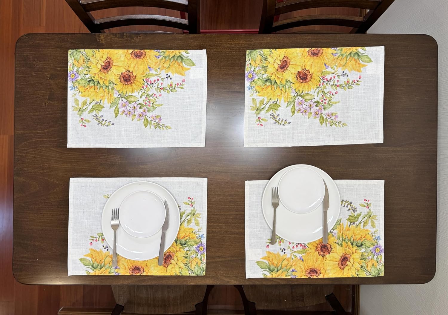 Sunflower Placemats Set of 4, 18"x13" Linen Look Farmhouse Placemats, Washable Heat Resistant Table Placemats for Kitchen, Dining Room, Outdoor Patio