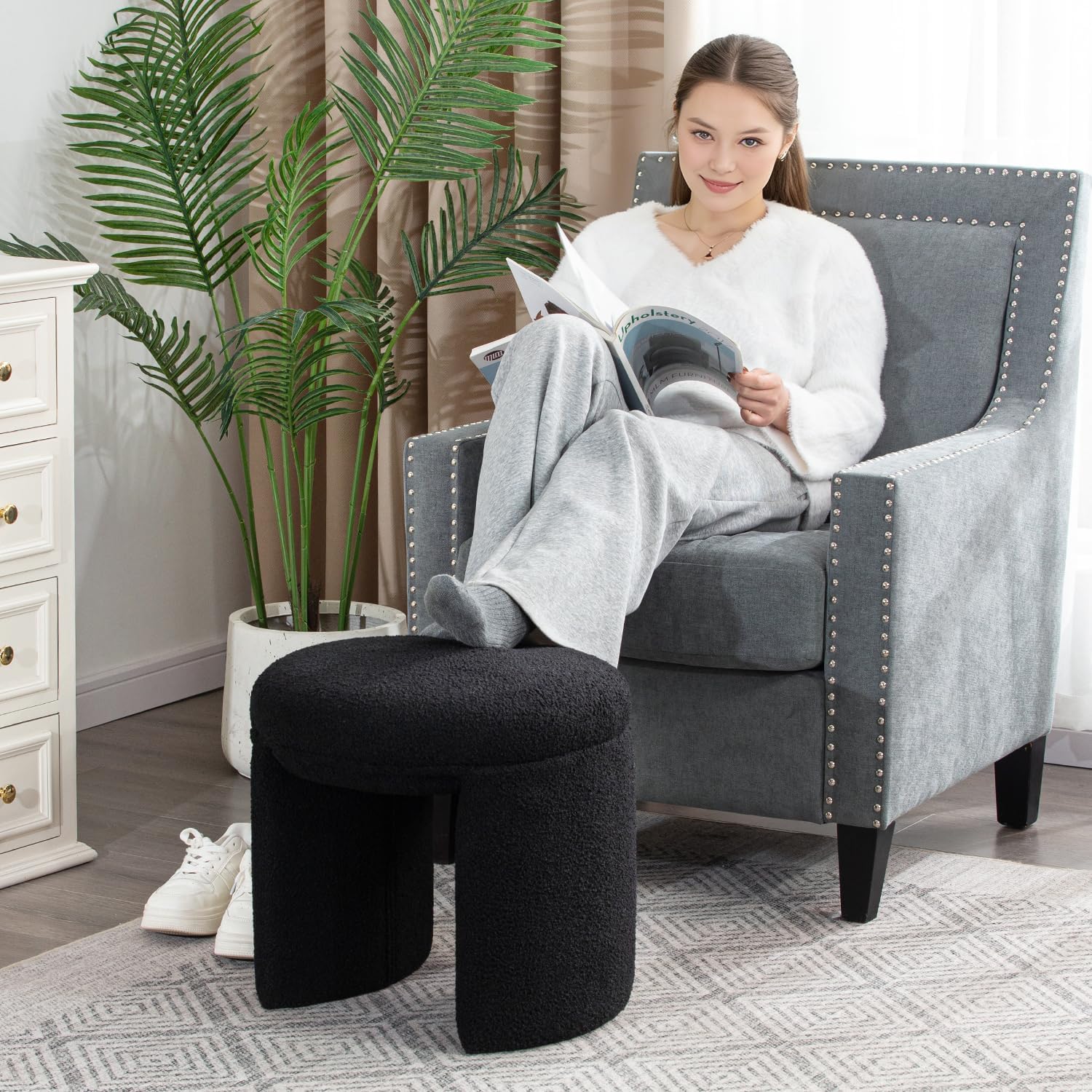 Boucle Ottoman, Round Sherpa Vanity Stool Chair, Small Upholstered Modern Teddy Footstool for Makeup, Living Room, Entryway, Bedroom,Black