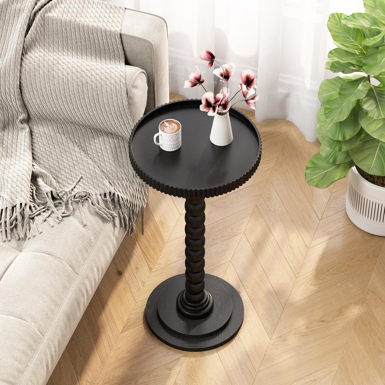 Drink Table，Slot Edge Round Small Side Table for Small Spaces, Round End Tables with Decorative Tray, Pedestal Martini Tables for Living Room, Bedroom, Sofa Couch, Corners (Black)