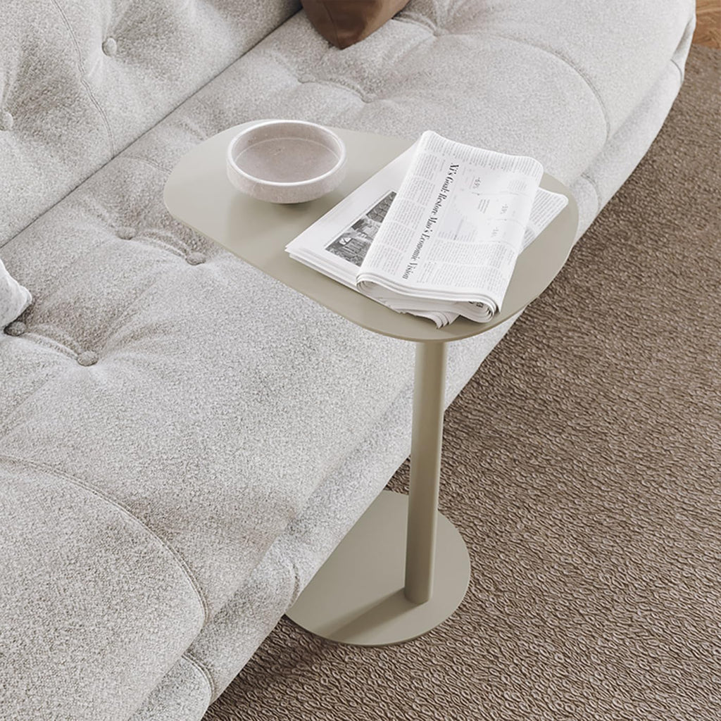 C-Shaped Side End Table, C Table for Sofa Couch Modern End Table Small TV Tray Table Metal Tabletop Home Decor Side Table for Living Room Bedroom (Beige)