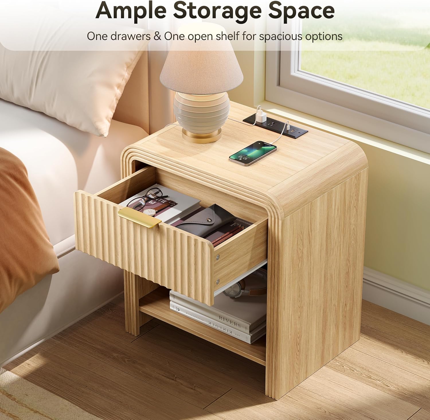 Decofy Fluted 1-Drawer Nightstand with Charging Station, Oak | Open Shelf, Gold Handles, Curved Profile, USB and Type C Ports, Wood Bedside Table for Bedroom Storage