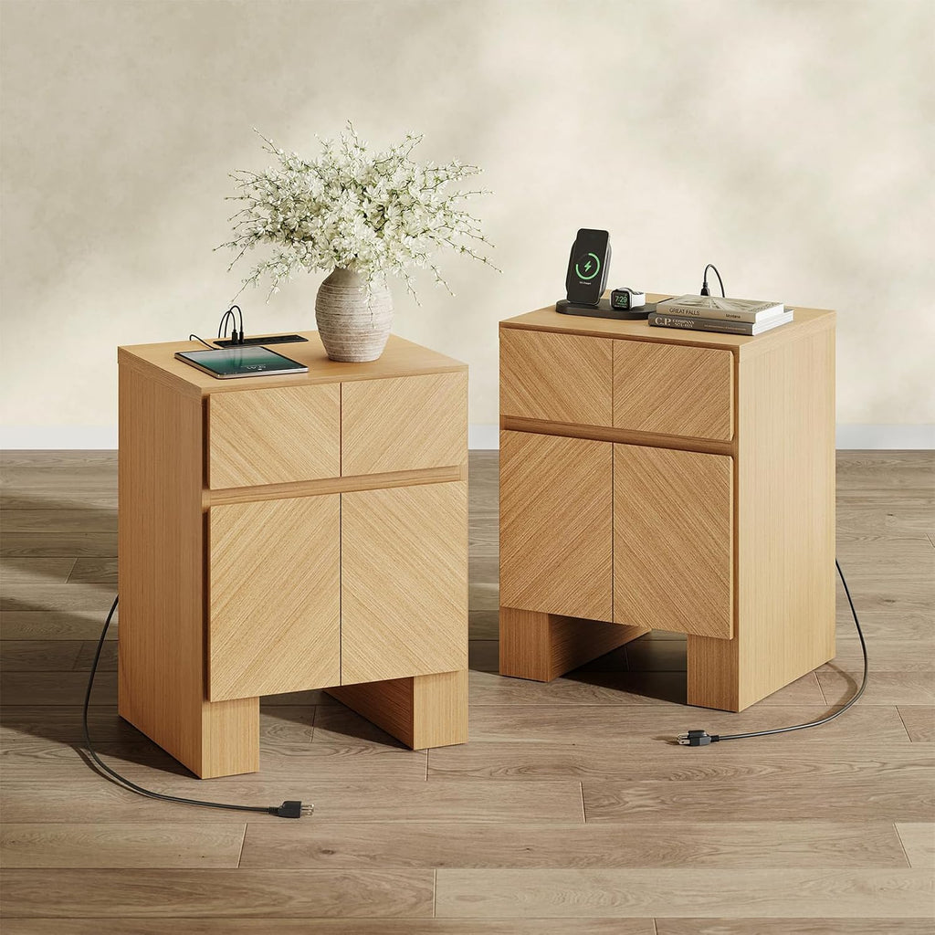 ModernMate 23.5" Tall Modern Nightstand, Wood Bedside Table with Drawer, USB-C Port, Wooden Night Stand End Table for Bedroom, Sofa, Chevron Pattern Design, Stable Legs, Natural Oak