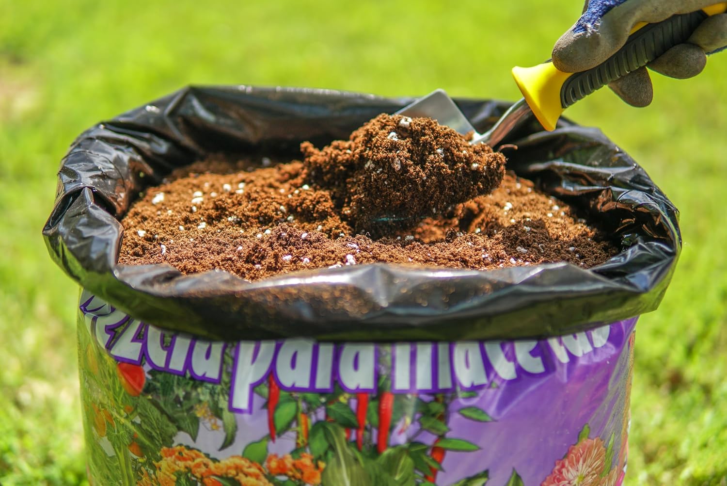 Lambert Potting Mix - Potting Soil Mix for Flowers, Vegetables, Shrubs, Container Plants, Annuals, Perennials, for Indoor and Outdoor - 8 Quarts