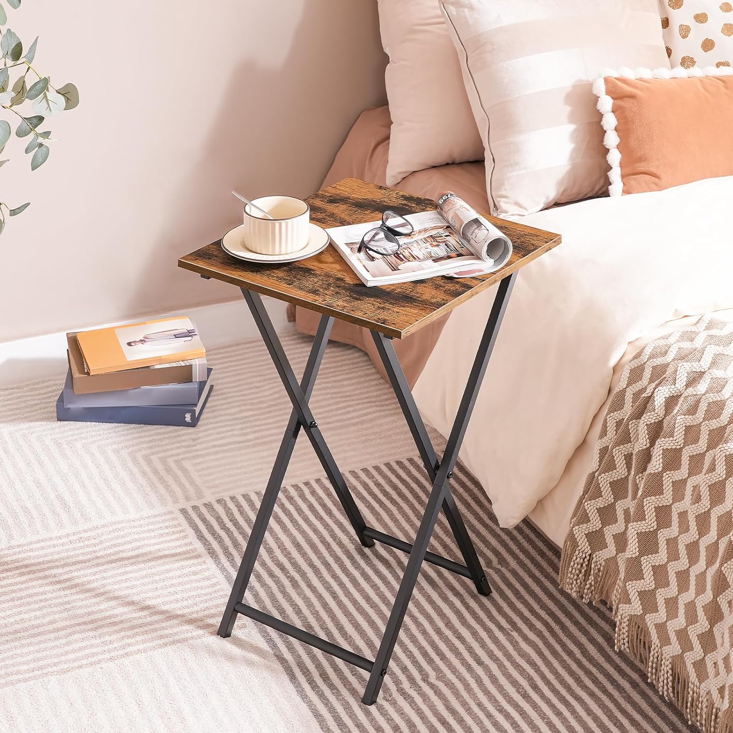 HOOBRO Folding TV Tray Table, Wooden TV Tray, Portable Sofa Side Table, Industrial Snack Table End Table for Small Spaces, Space-Saving, Easy to Install and Fold, Rustic Brown and Black BF27BZ01