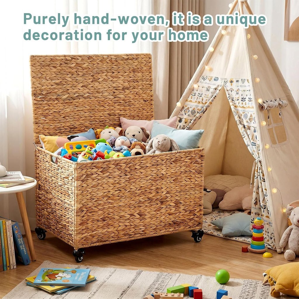 Wonderjune 30 x 17.7 x 17.7'' Rolling Storage Trunk with Wheels Woven Wicker Storage Basket with Lid Heavy Duty Blanket Toy Chest for Bedroom Closet Clothes Laundry Room Organization(Water Hyacinth)