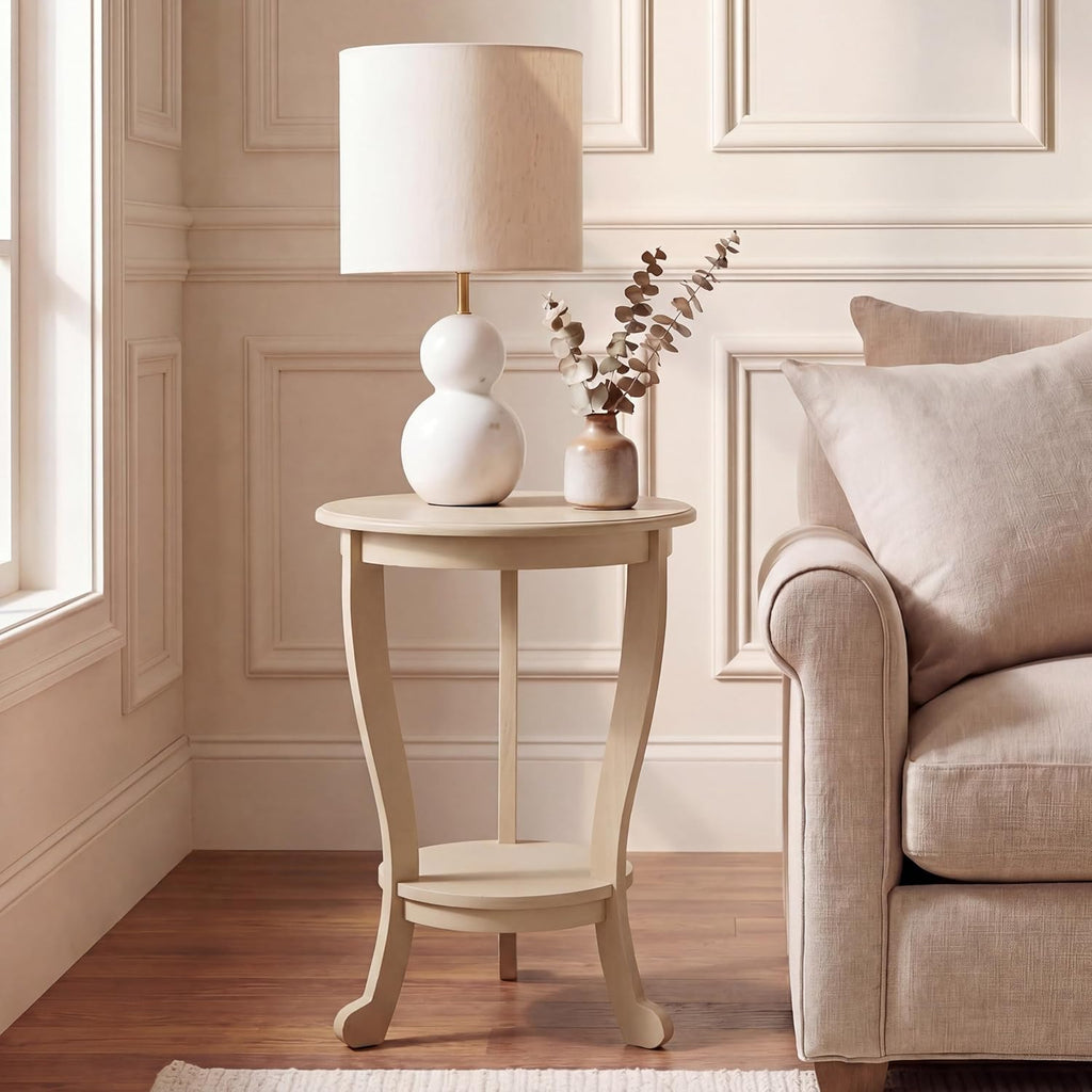 SAFAVIEH Furniture - Mary Pedestal Table - Sand - Solid Wood - Farmhouse Pedestal Design - Ideal for Living Room, Entryway, Home Office, 18.1" W x 18.1" D x 26" H (AMH5711G)