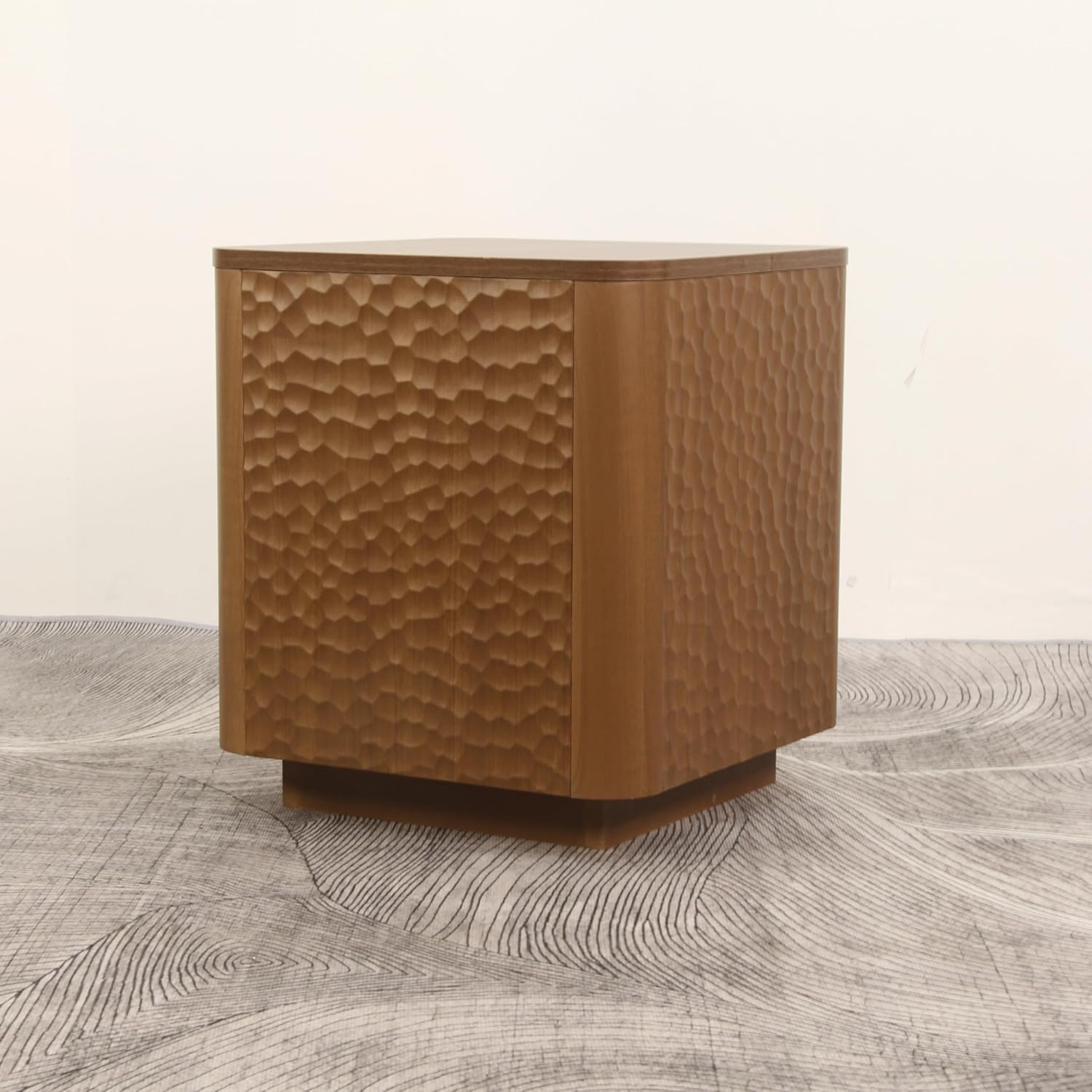 20 inch Square End Table, Wooden Sofa Side Table with Hammered Pattern & Solid Wood Veneer, Mid Century Modern Nightstand, Accent End Table for Living Room, Bedroom, Home Office, Walnut