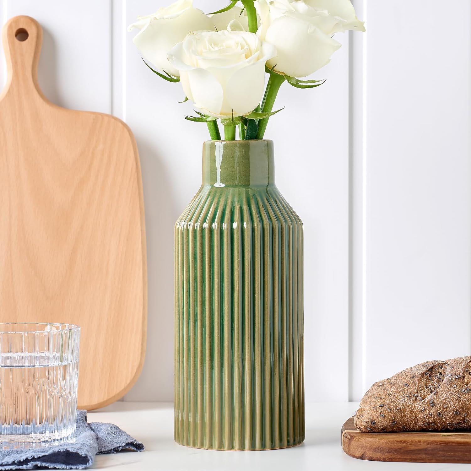 STHIE Green Ceramic Flower Vase, Minimalist Home Decoration, 8 Inch Small Pampas Grass Vases for Kitchen, Bedroom, Office, Living Room, Bathroom, Shelf Centerpiece Table