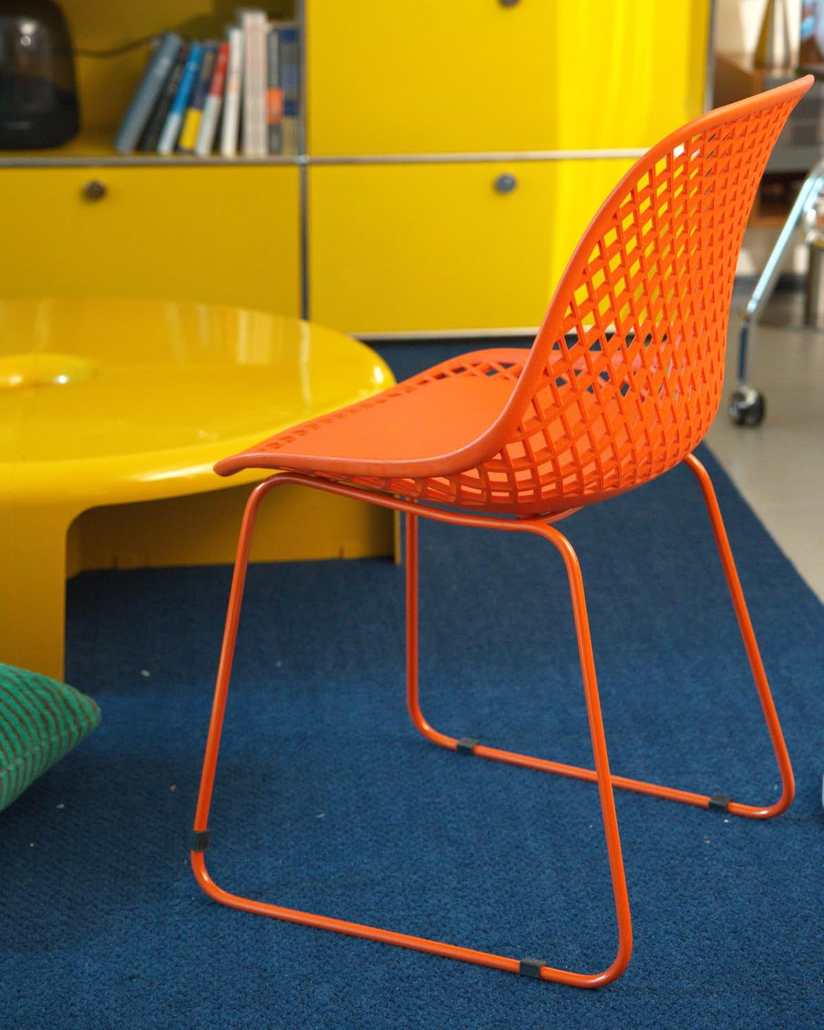 Modern Dining Chairs Set of 4, Stable Plastic Kitchen Chairs with Metal Sled Base for Dining Room (Blood Orange)
