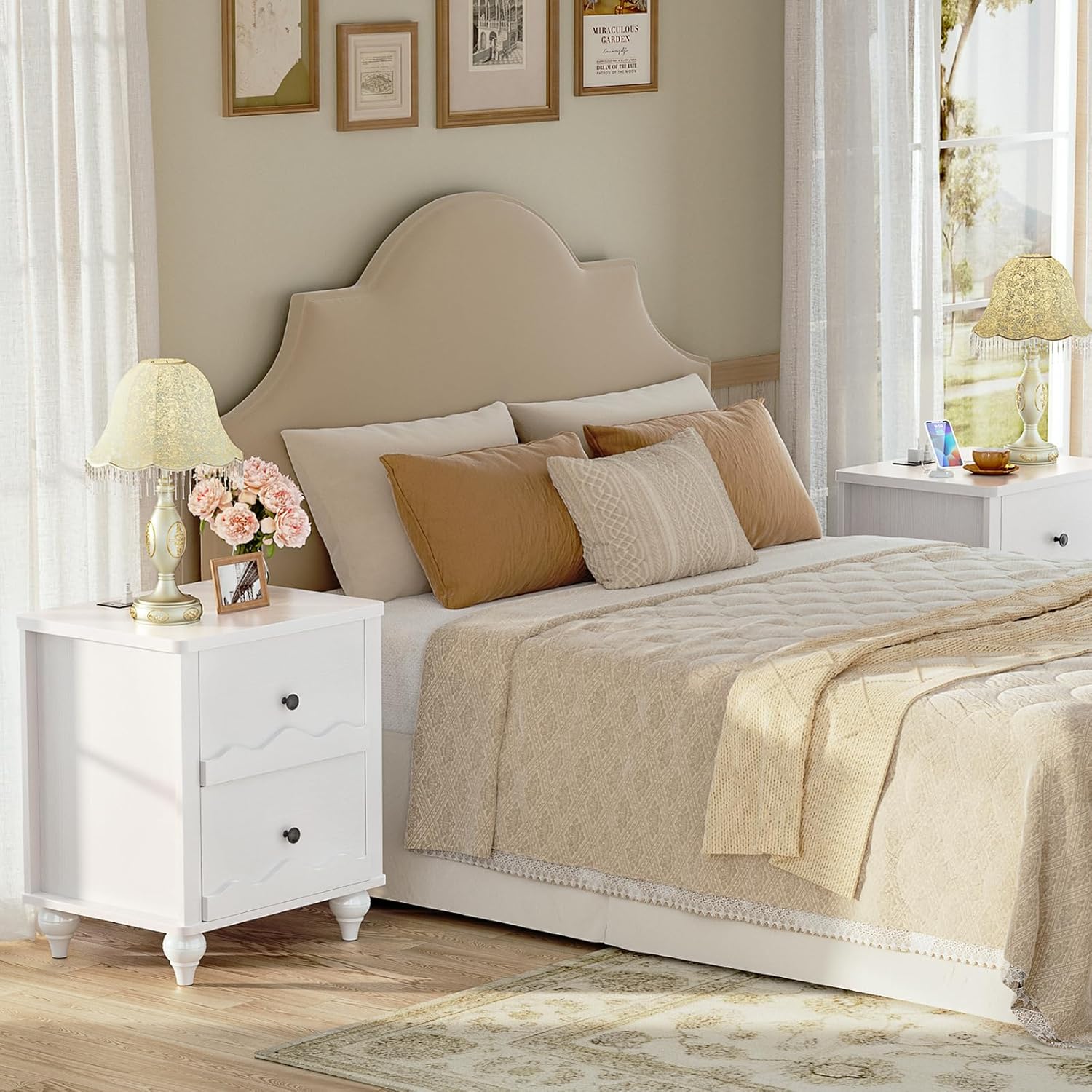 Cyclysio 2 Set End Table with Charging Station, Wood Bedside Table with 2 Drawers, Scalloped Nightstand Set of 2 with Wave Pattern, Bedside Night Tables with Solid Wood Gourd Legs
