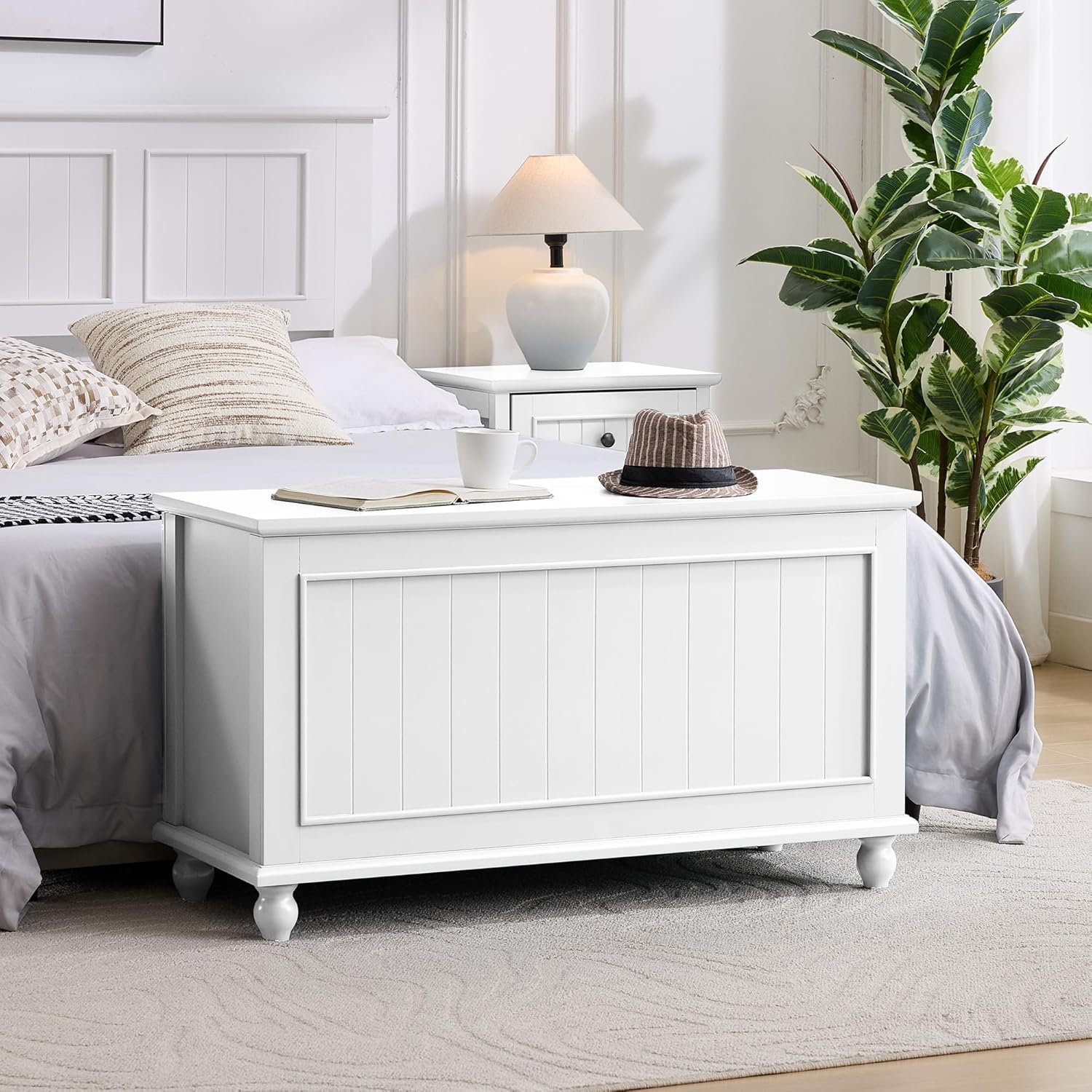 Scurrty Antique Style Storage Bench for End of Bed,Heavy Duty Long Ottoman Bench, Lift Top Storage Chest, Bench for Bedroom, Living Room Entryway (White)