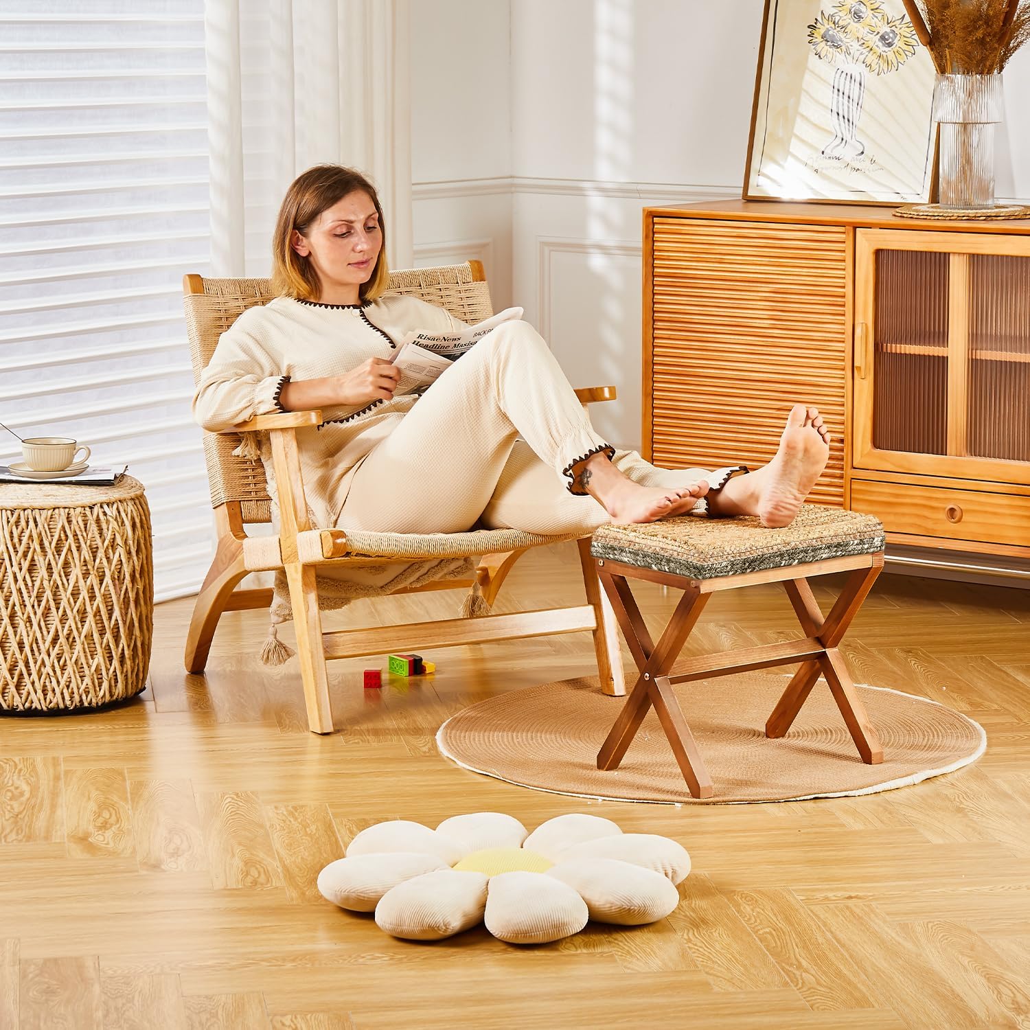 Natural Seagrass Ottoman Footstool with Wooden Legs – Handwoven Rectangular Foot Rest for Living Room, Patio & Balcony