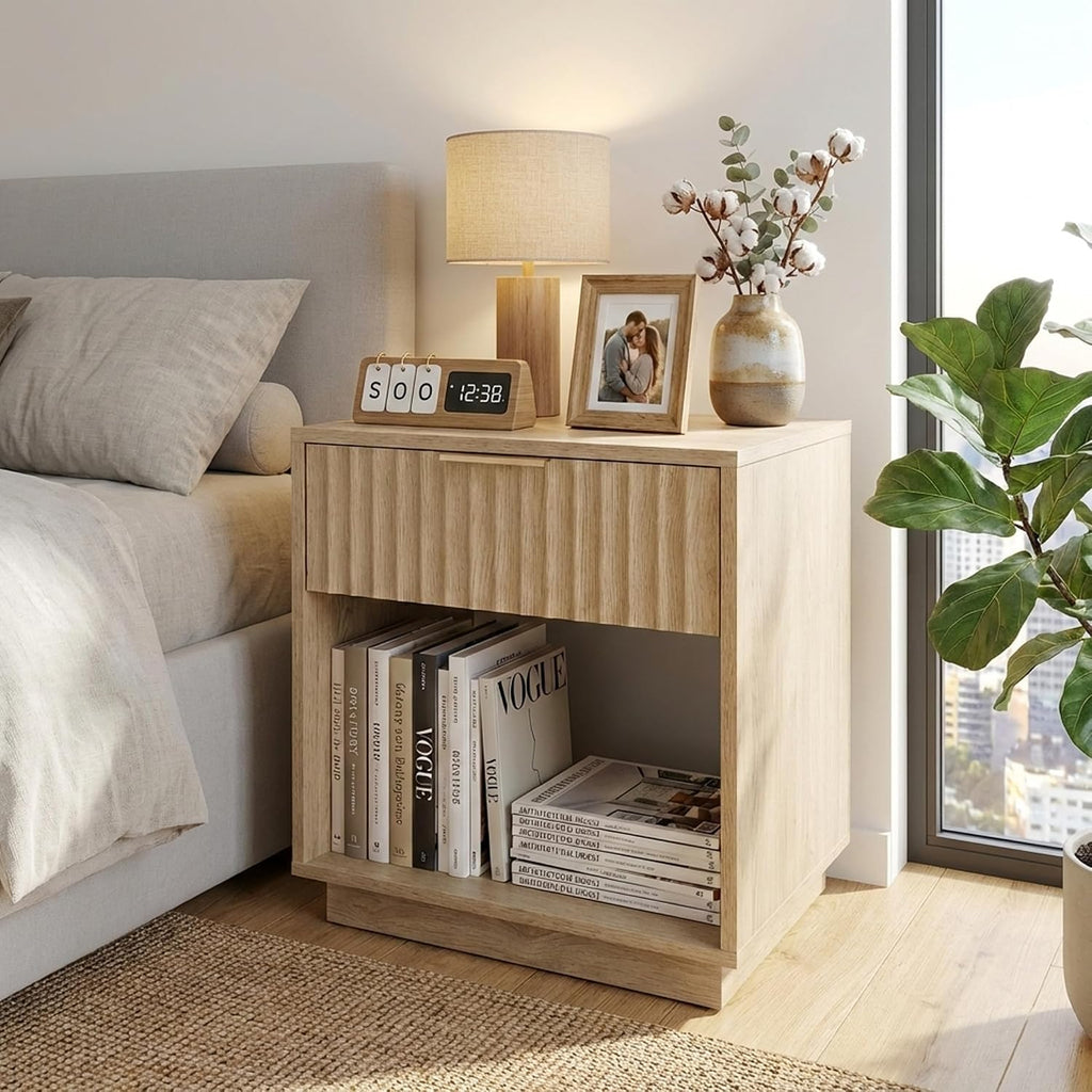 holzart Set of 2 Fluted Wood Nightstands with Hidden Compartment, Modern Oak End Tables with Wavy Drawer and Open Shelf, Boho Bedside Tables for Bedroom, Light Wood