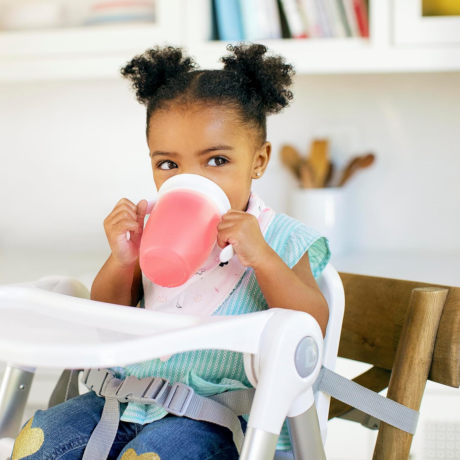Munchkin® Snack™ Catcher Toddler Snack Cups, 2 Pack, Blue/Green & Miracle® 360 Trainer Sippy Cup with Handles, Spill Proof, 7 Ounce, 2 Pack, Pink/Purple