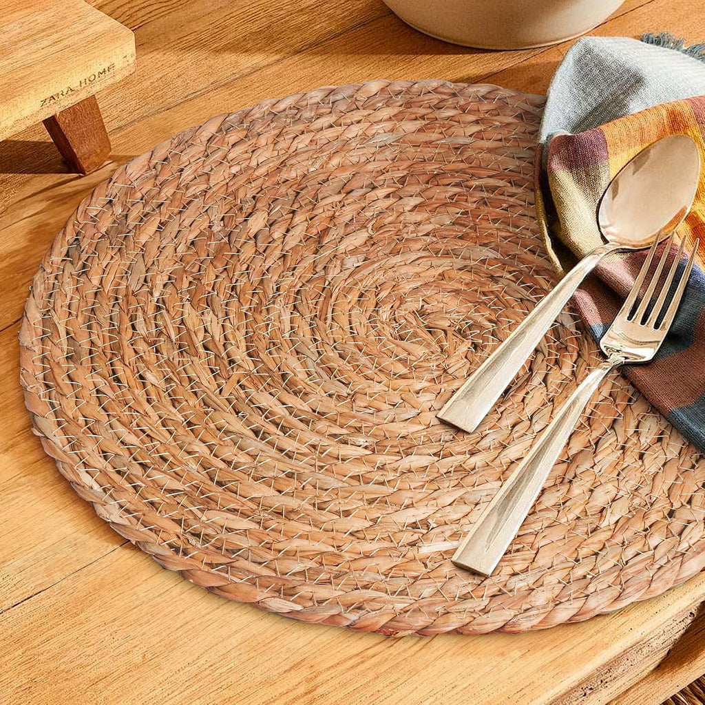 Alijoy 13 Inch Round Woven Placemats Set of 10 with Pearl Napkin Rings - Rattan Chargers for Dinner Plates, Natural Water Hyacinth Wicker Placemats, Rustic Placemat Boho Farmhouse Dining Table Deco