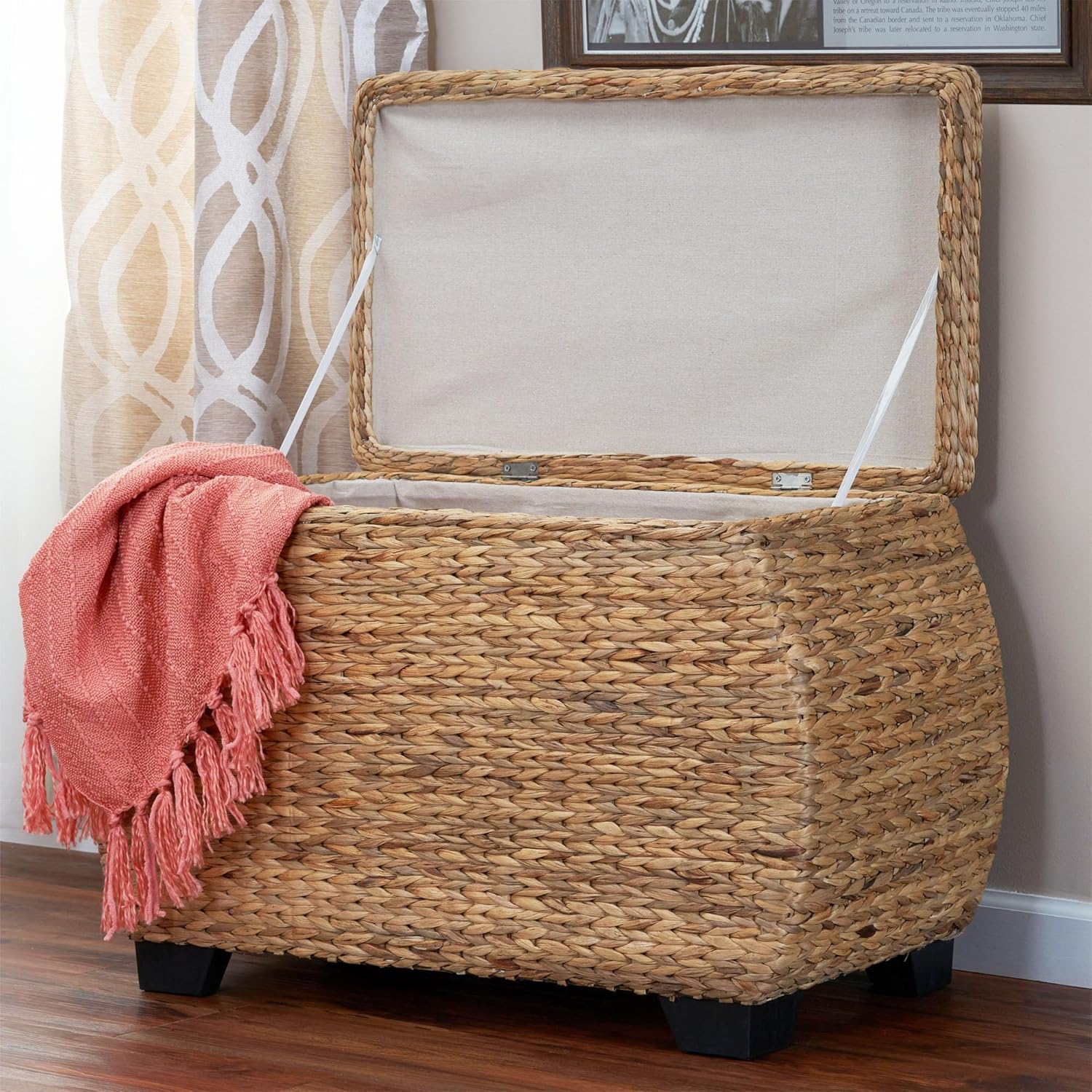 Household Essentials Large Curved Wicker Storage Chest with Liner | Water Hyacinth, Natural