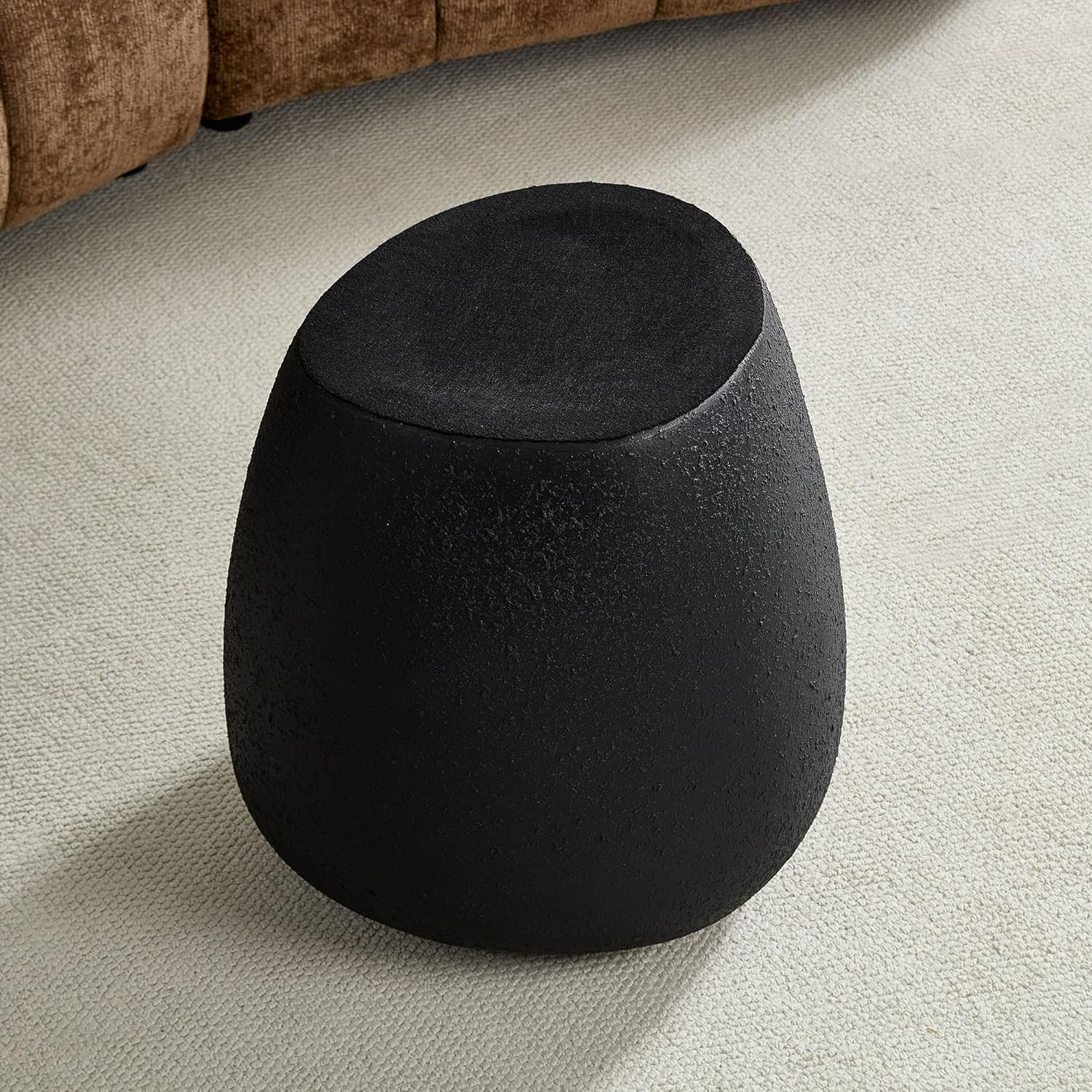 KEIKI 19" Fiberglass Irregular Matte End Table with Faux Rocks Design, Modern Style Side Table, No Assembly Required, for Apartment, Living Room, Bedroom, Reception Room, Office, Black