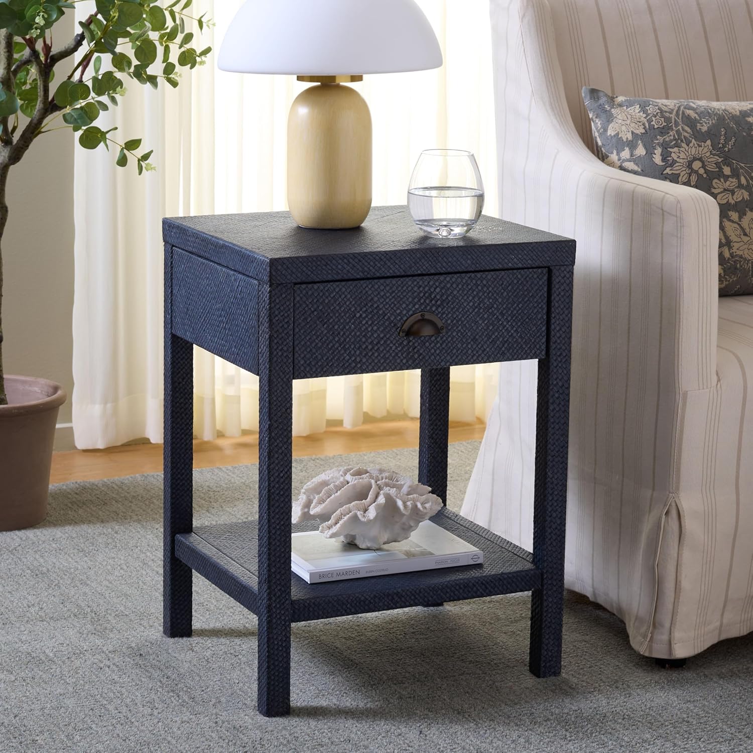 SAFAVIEH Home Collection – Epke Navy 1-Drawer 1-Shelf Accent Table, Woven Raffia Design, Fully Assembled (ACC6616C)