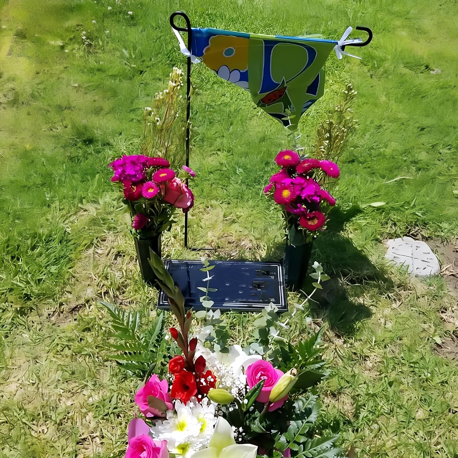 Memorial Floral Vases, Cemetery Vase, Headstones Flower Holder, Grave Cone Vase, Flower Pots for Outdoor Plants, Decorative Plastic Containers (Set of 6, Black)