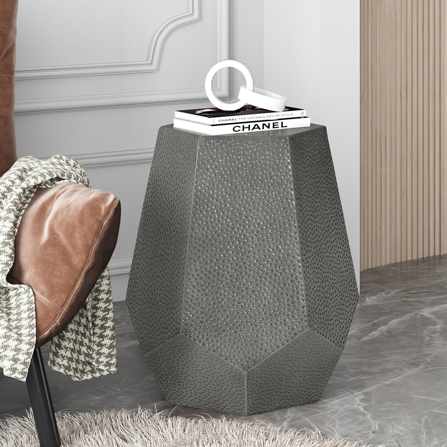 roomfitters Modern Hammered Iron Side Table, Metal End Table for Living Room, Decorative Accent Pedestal, Antique Silver
