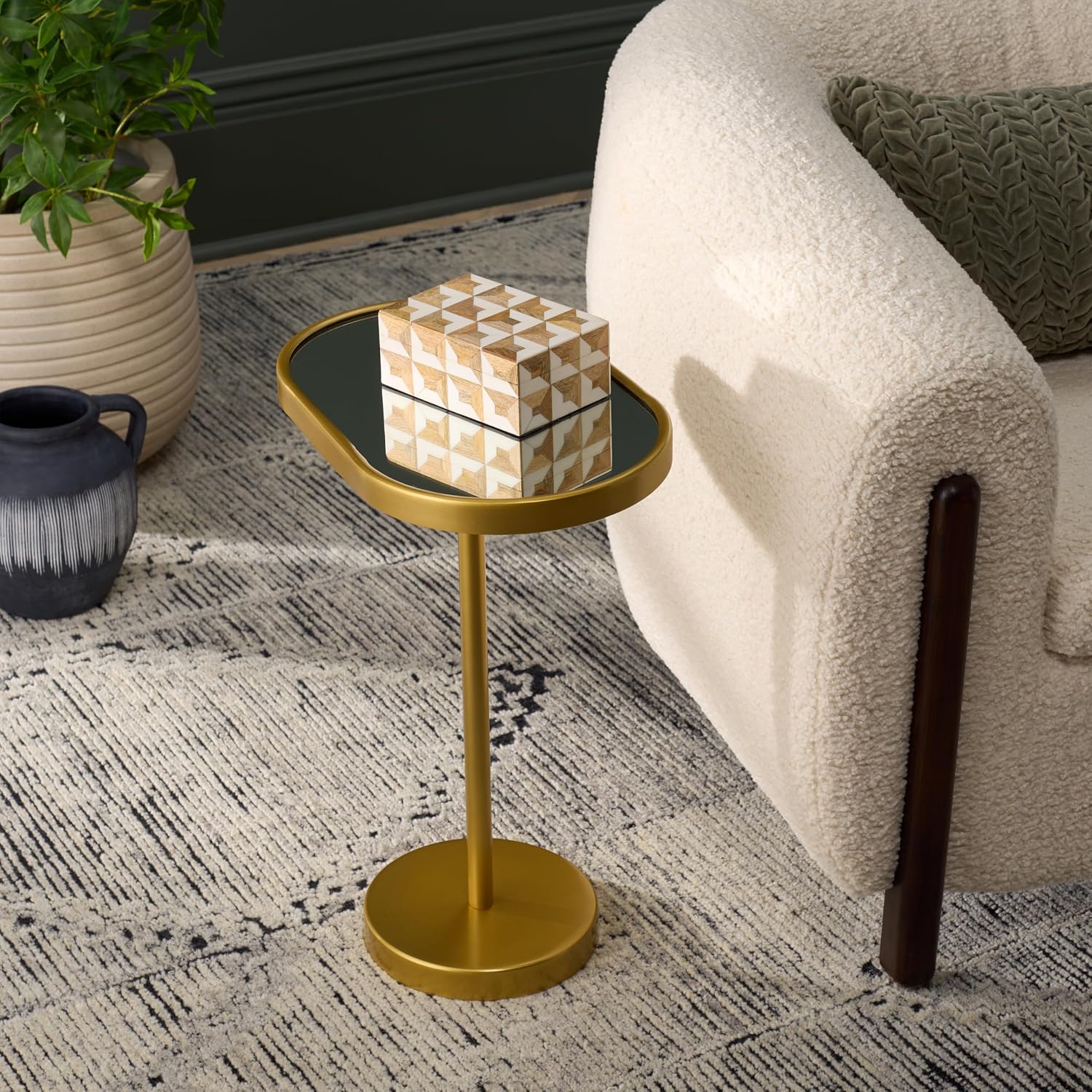 SAFAVIEH Home Collection - Ikaky Side Table, Gold Metal Base & Oval Mirrored Top (ACC5511A)