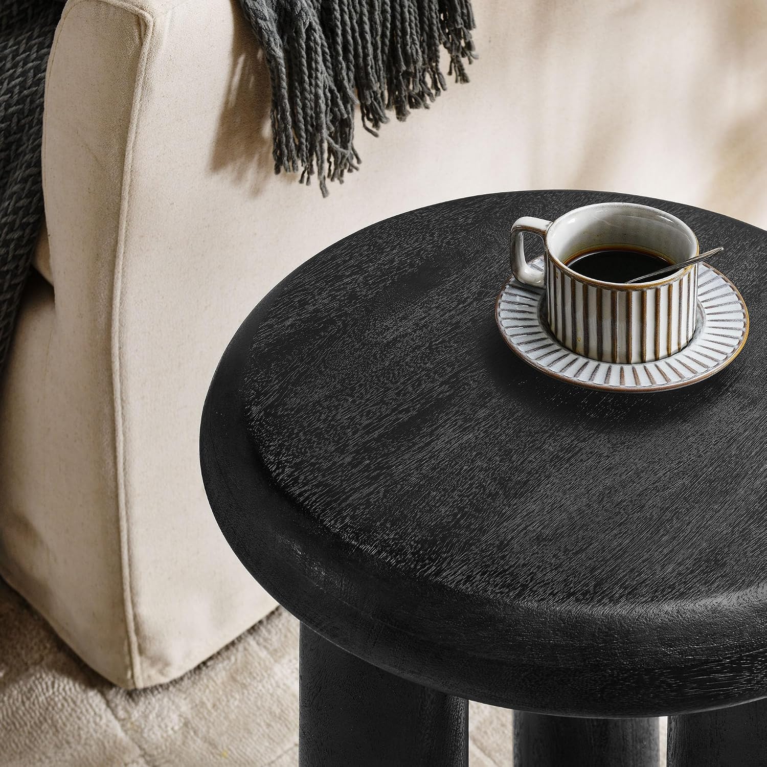 Modway Mavina Mango Wood Round Side Table in Black - Modern Wood Accent Table for Living Room