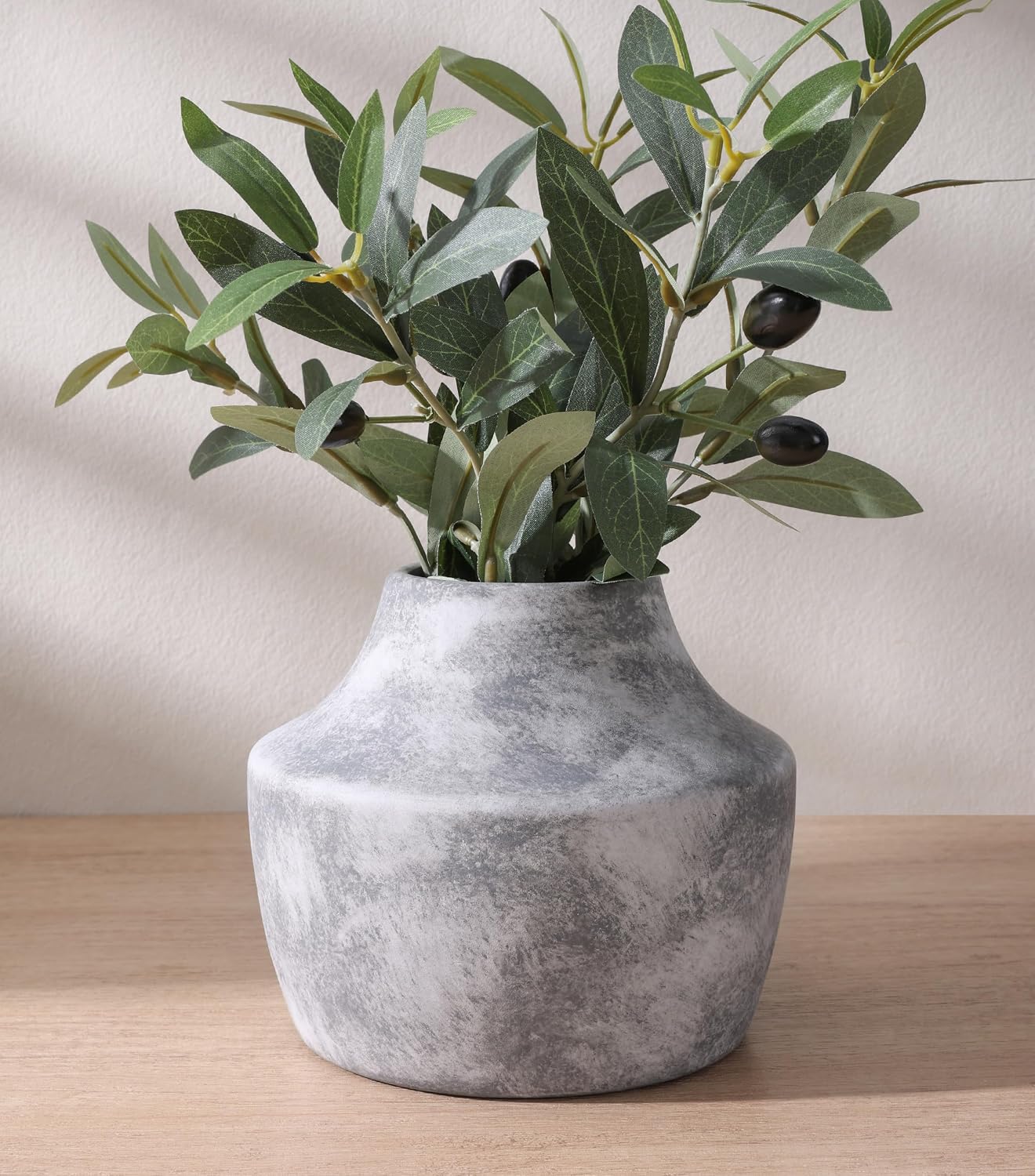 Grey Ceramic Flower Vase, 5.3 in Rustic Farmhouse Vase, Small Handcrafted Weathered Pottery Vases, Decorative Terracotta Vases for Flower, Living Room, Centerpieces, Table, Home Decor