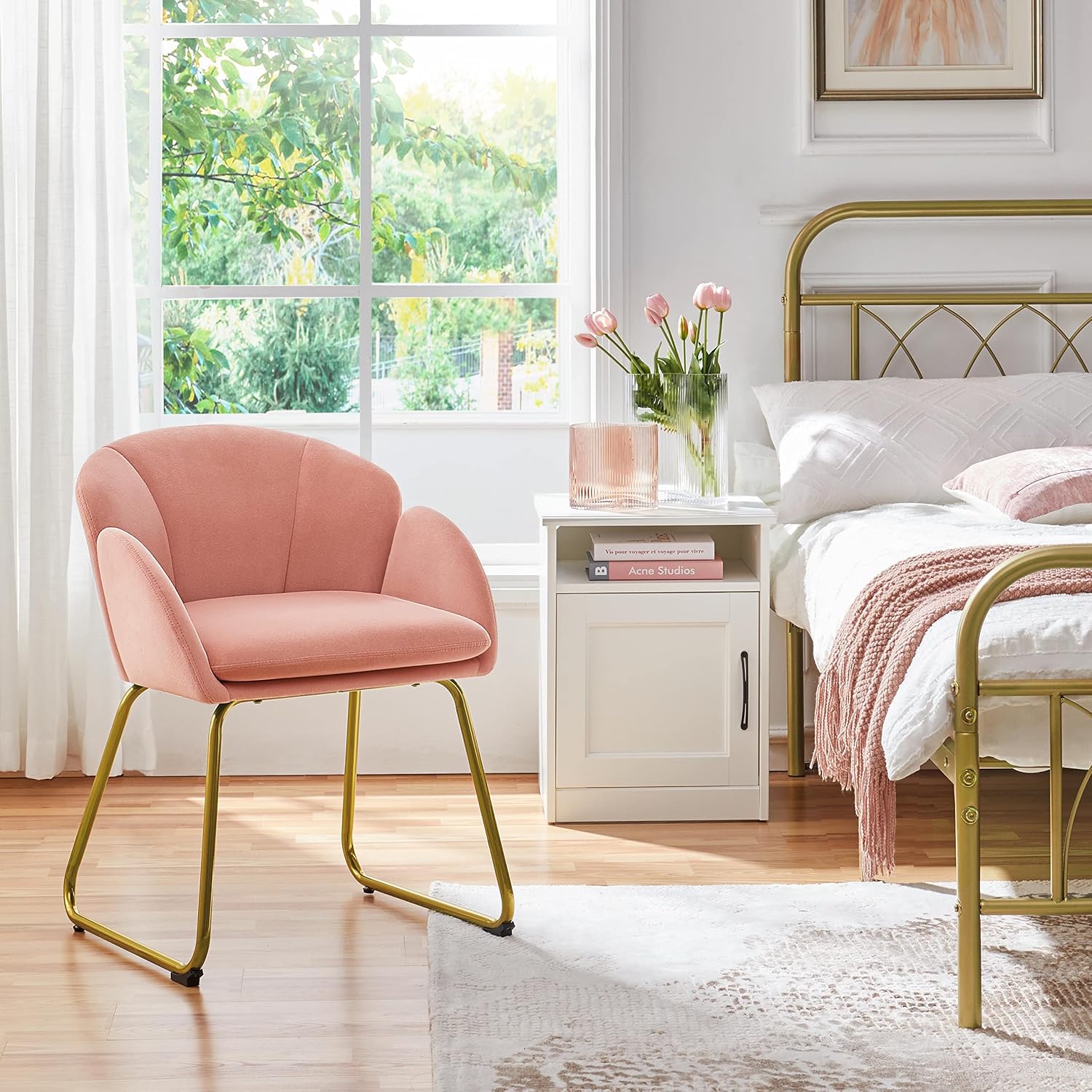 Yaheetech Flower Shape Vanity Chair with Petal Armrests, Pink | Velvet Makeup Chair no Wheels with Golden Metal Legs, Modern Side Armchair with Back for Living Room/Bedroom/Home Office