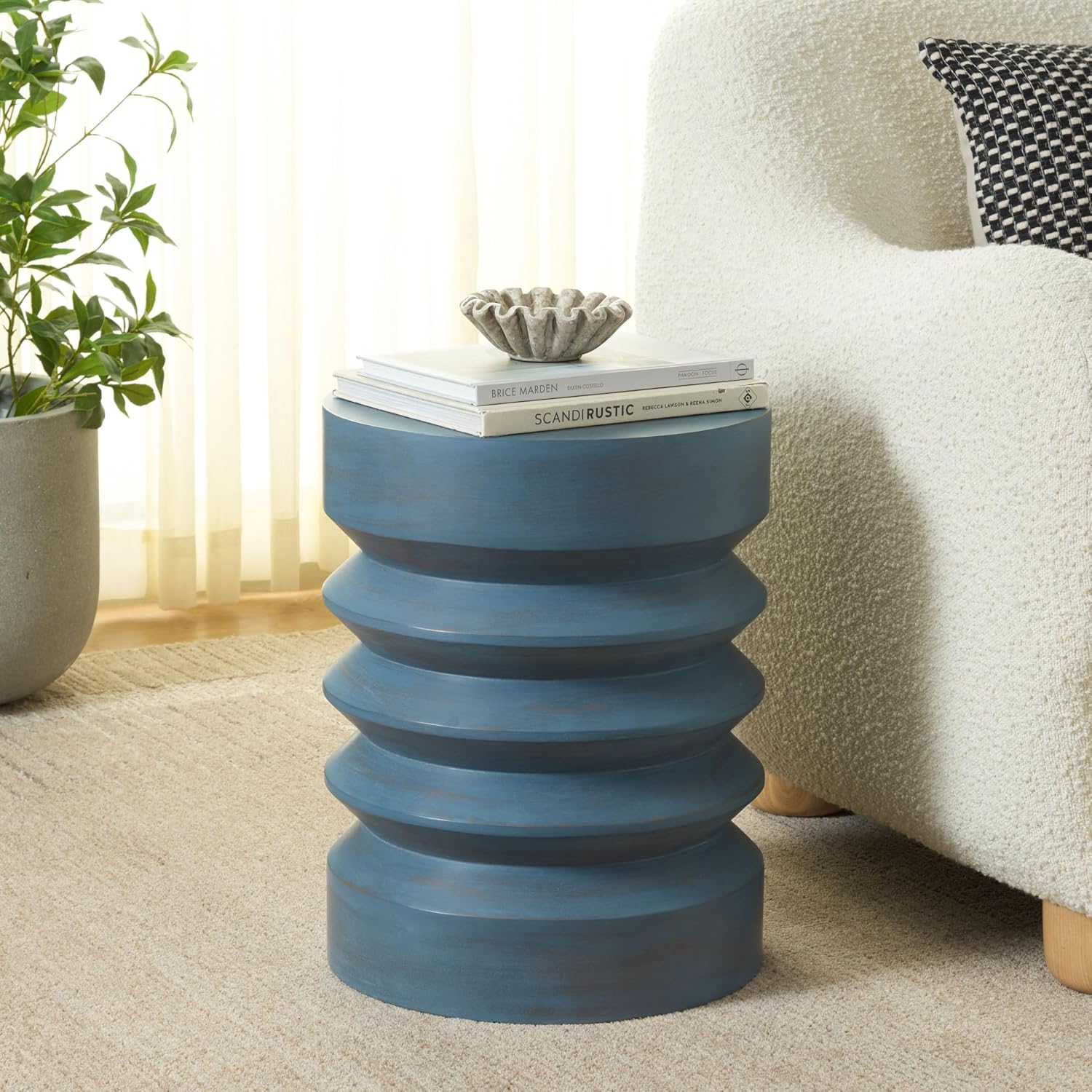 SAFAVIEH Home Collection – Joscelyne Antique Blue Accent Table, Sculptural Modern Round Side Table, Fully Assembled (ACC2328A)