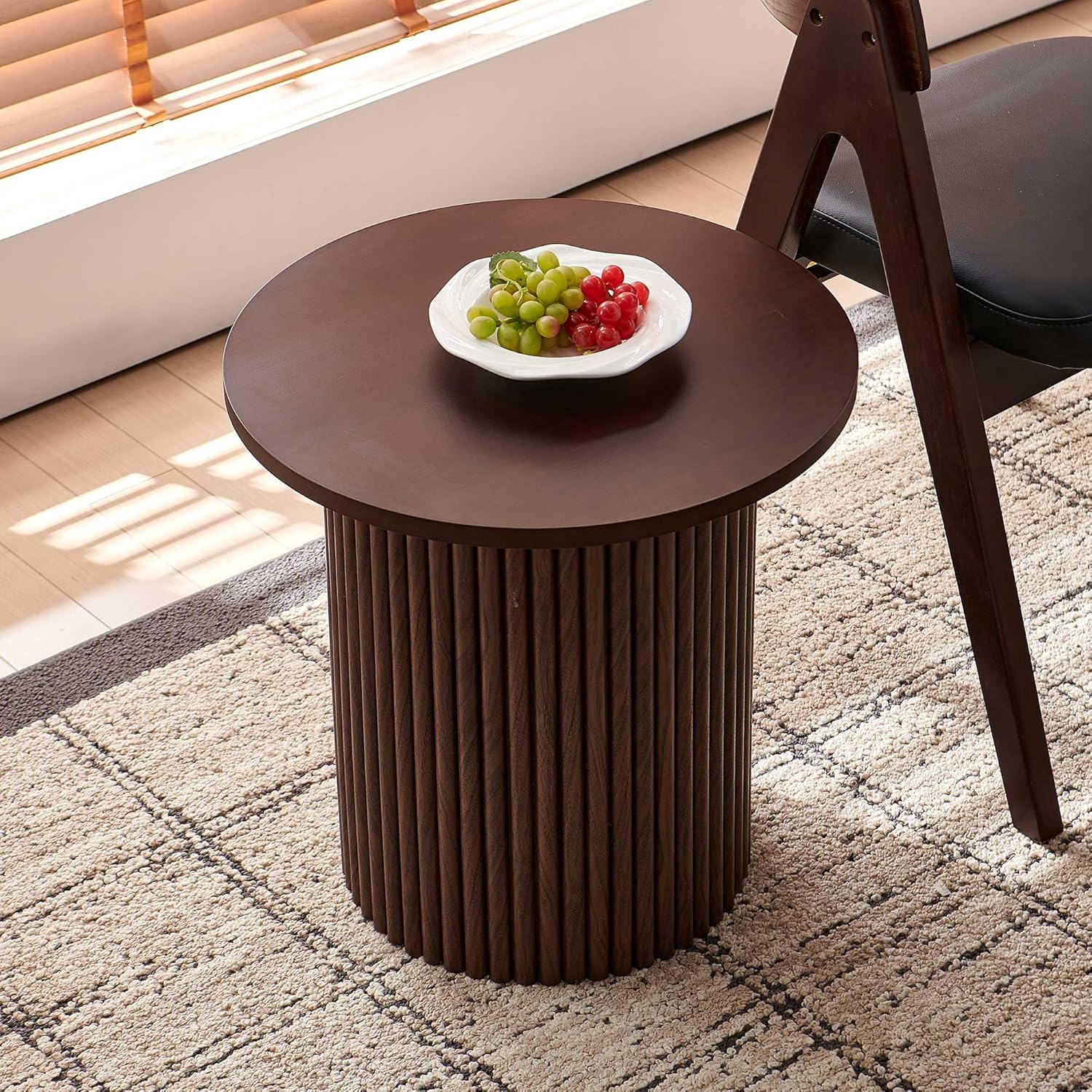 19 Inch Round End Table, Small Accent Pedestal Side Table, Wood Bedside Table for Living Room, Bedroom, Walnut Wood Veneer