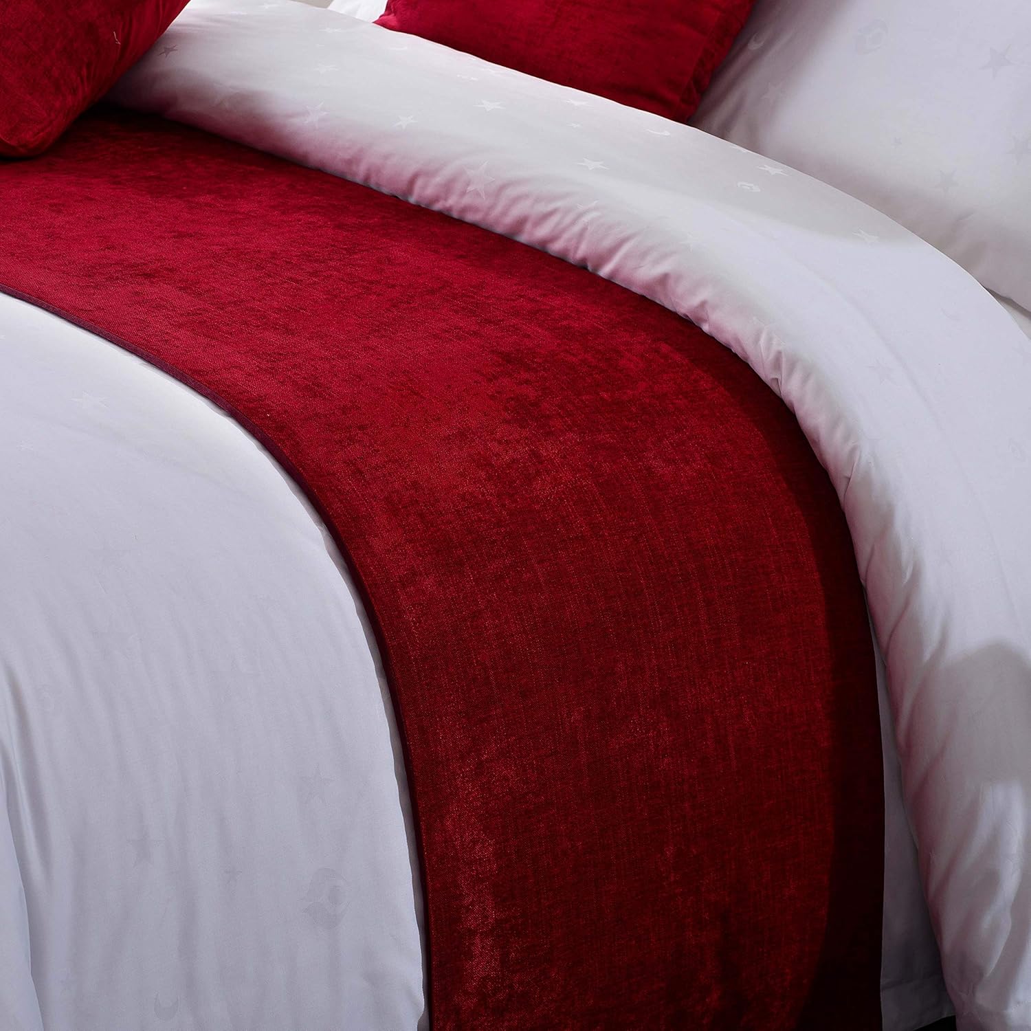 OSVINO Chenille Bed Runner Solid Breathable Modern Bedding Scarf Protection for Bedroom Hotel, Red 260X50cm for 200cm Bed