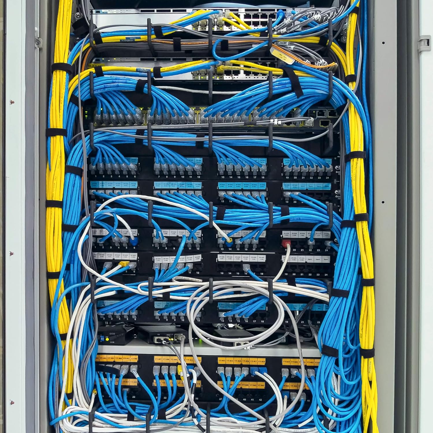 ONE_WRAP Tape ¾ x 25 Yard Double Sided Self Gripping Roll, 189645, Black & StarTech.com 2U Server Rack Shelf - Universal Vented Rack Mount Cantilever Tray for 19" Network