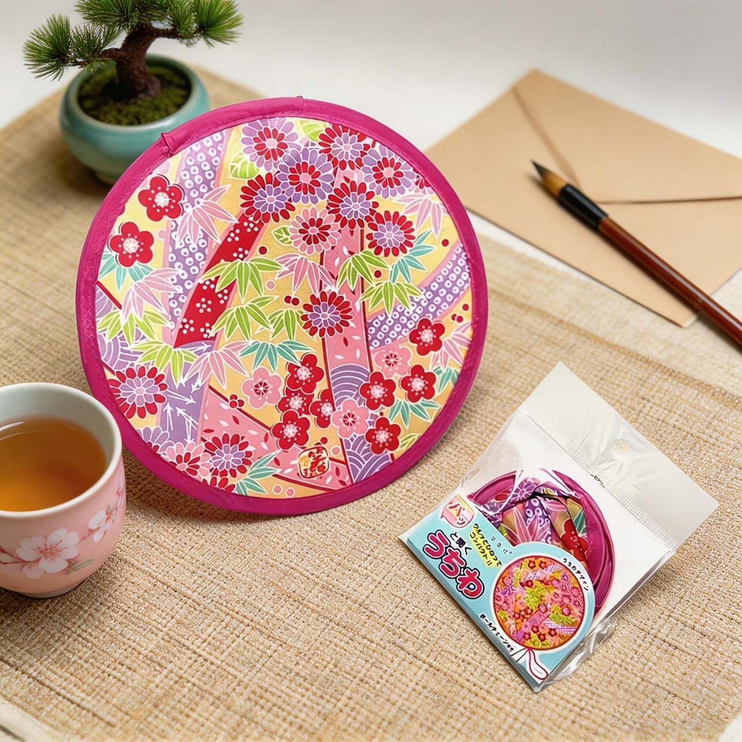 4pcs Vintage Folding Fan, Portable 8.26Inches Mini Round Fan, Ideal Gift for Valentine's Day, Birthdays, and Parties, a Daily Essential,Blue + Red + Pink + Green